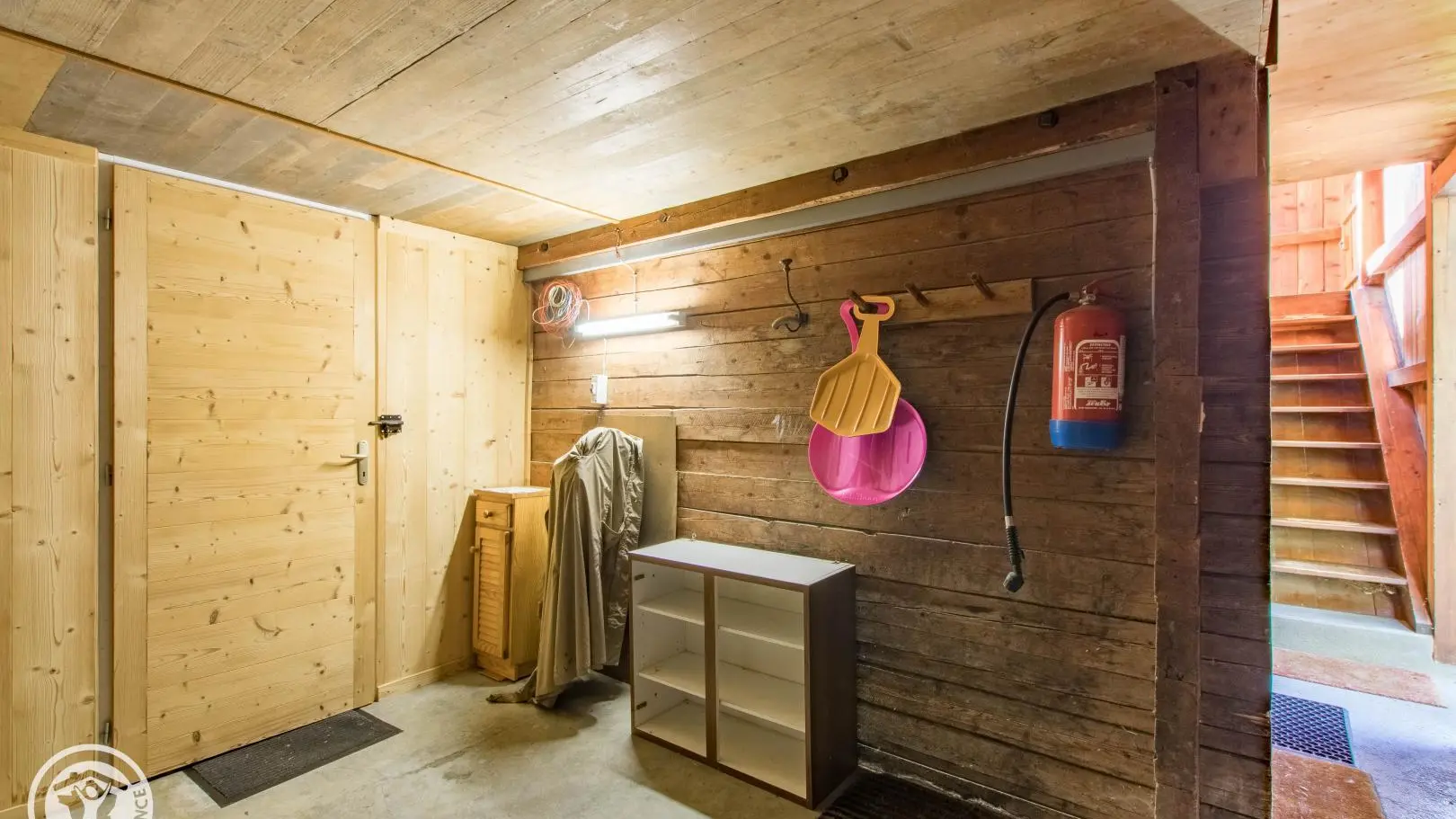 Petit garage pour ranger vélo et poussette, luge, bouteille d'eau etc