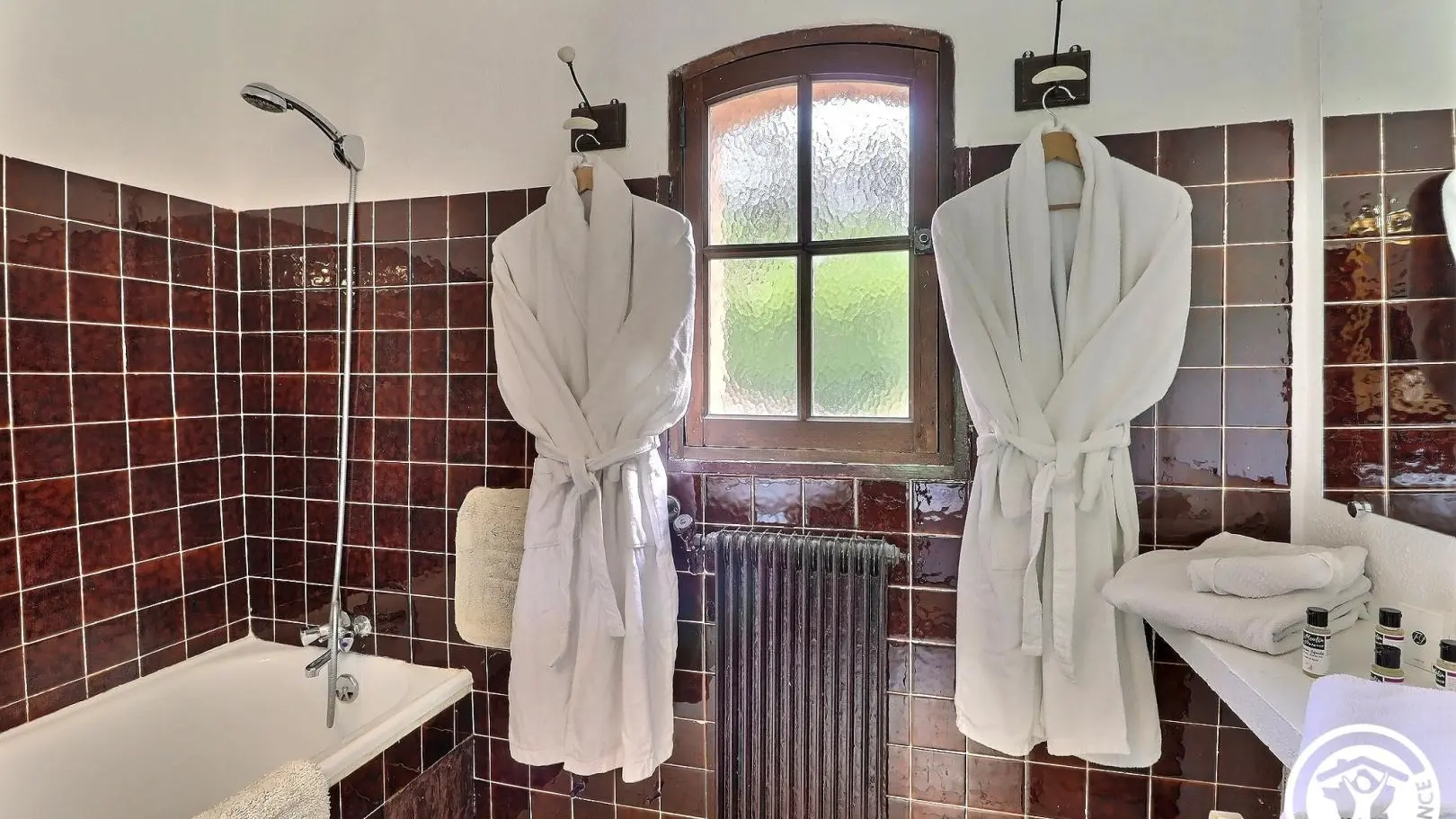 Le linge de toilette et de maison est fourni