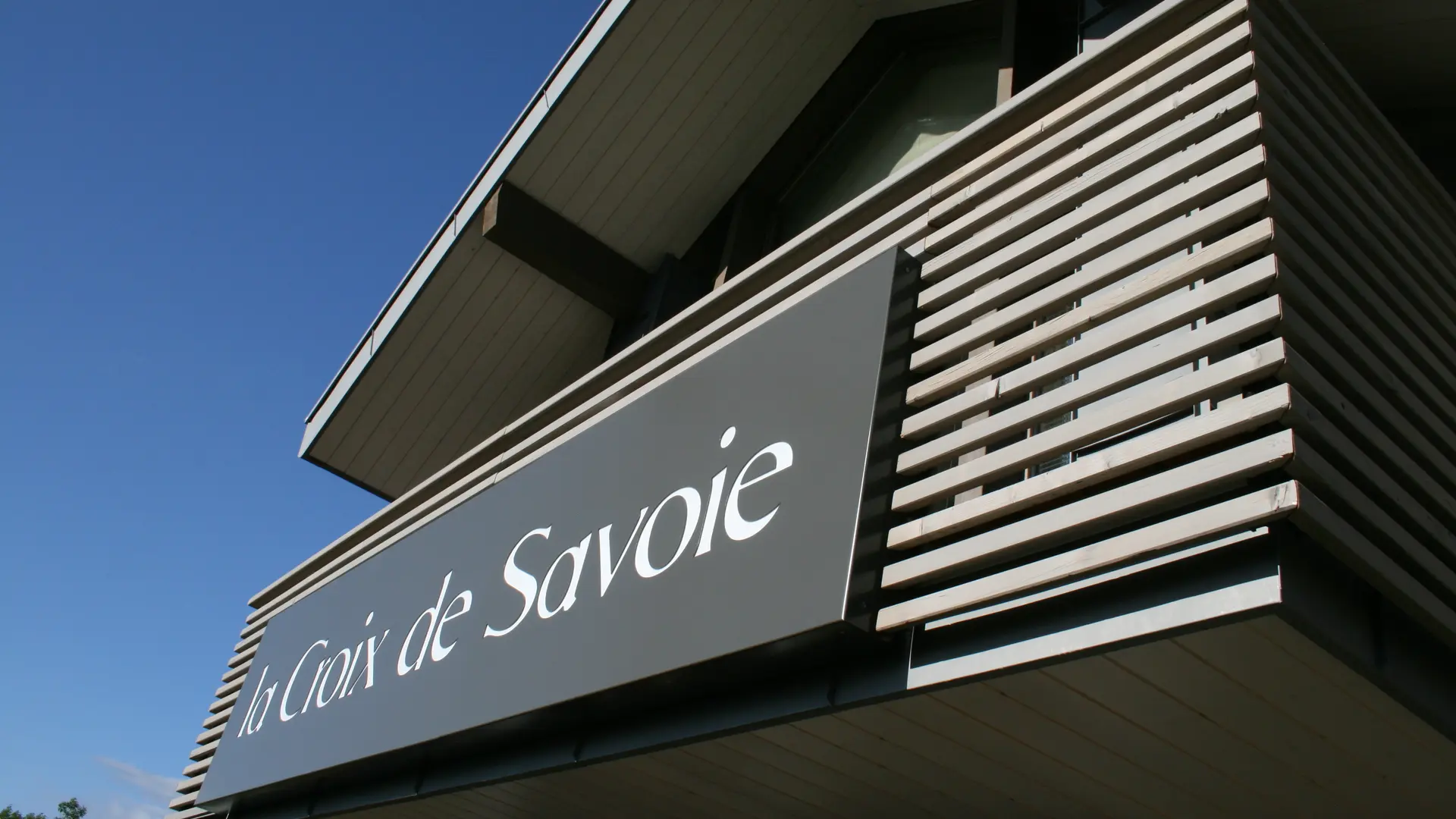 Façade La Croix de Savoie