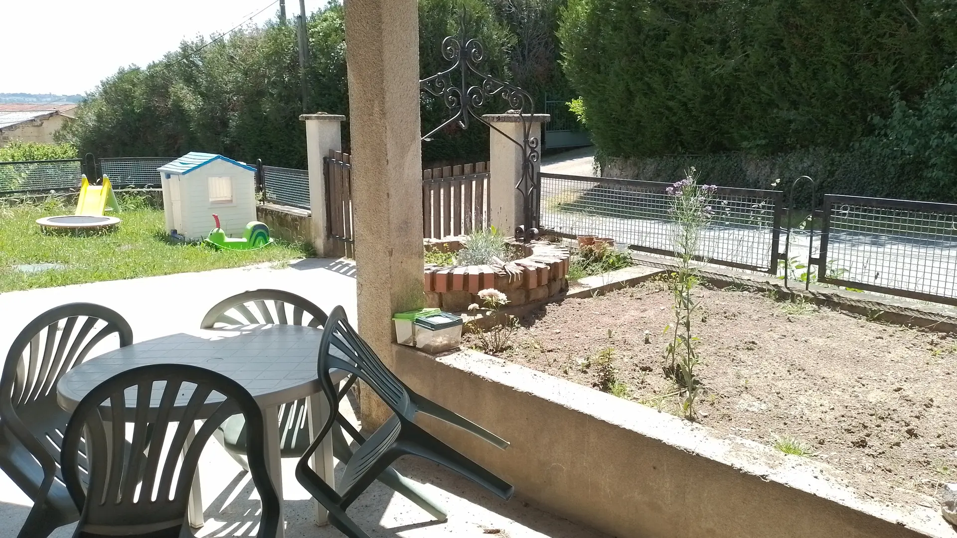 Studio à la campagne à Périgneux
