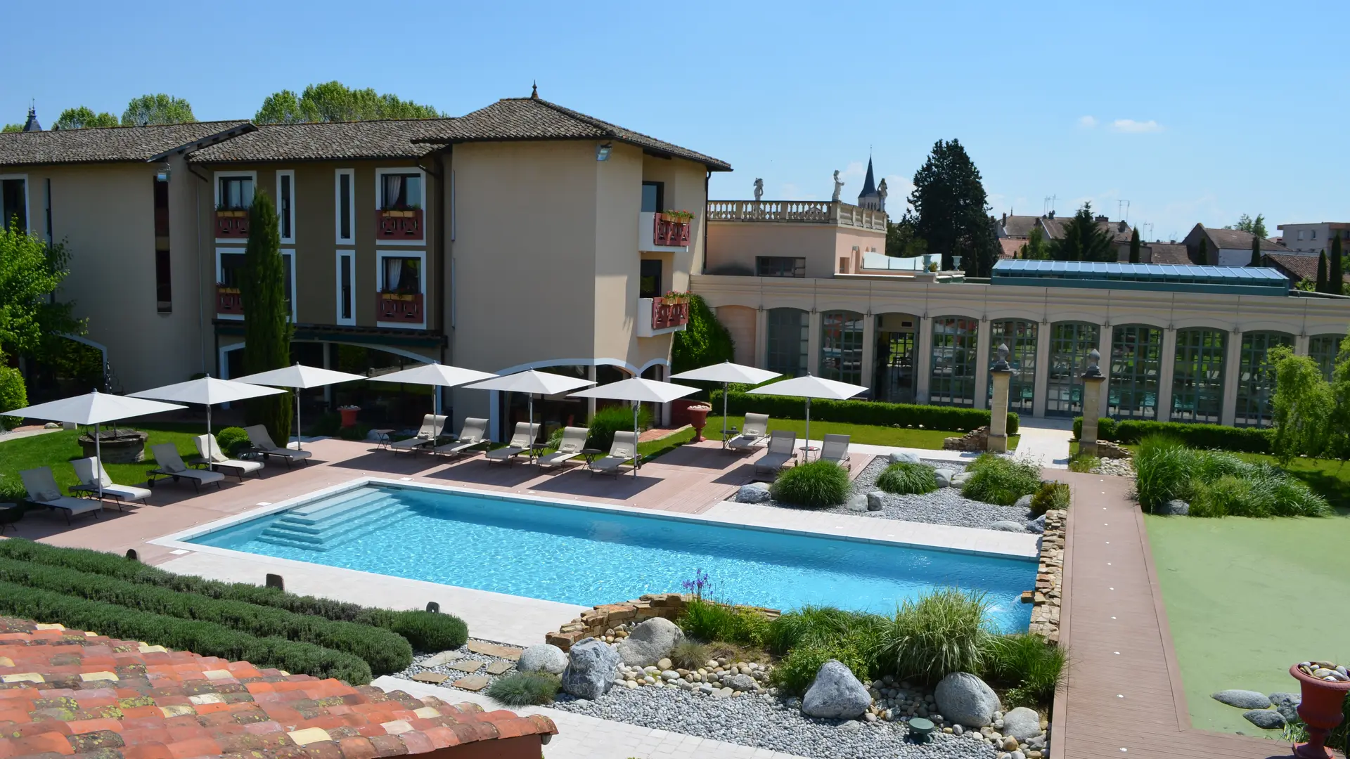 La piscine extérieure
