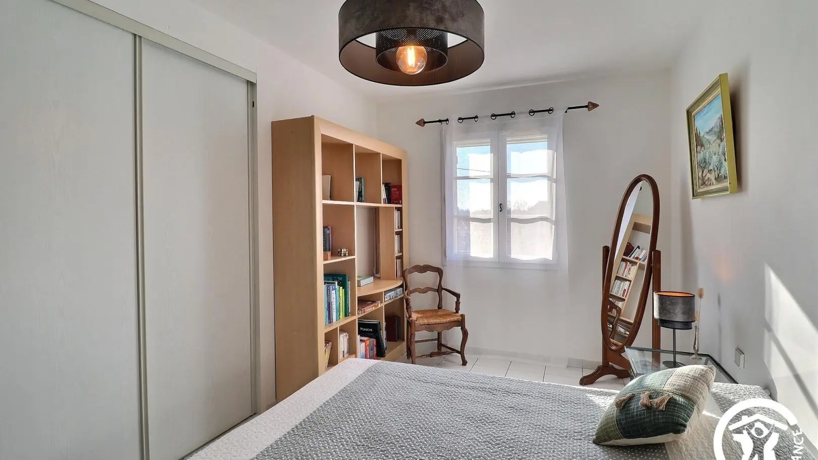 Chambre lit 160 ou 2 x 80 à l'étage