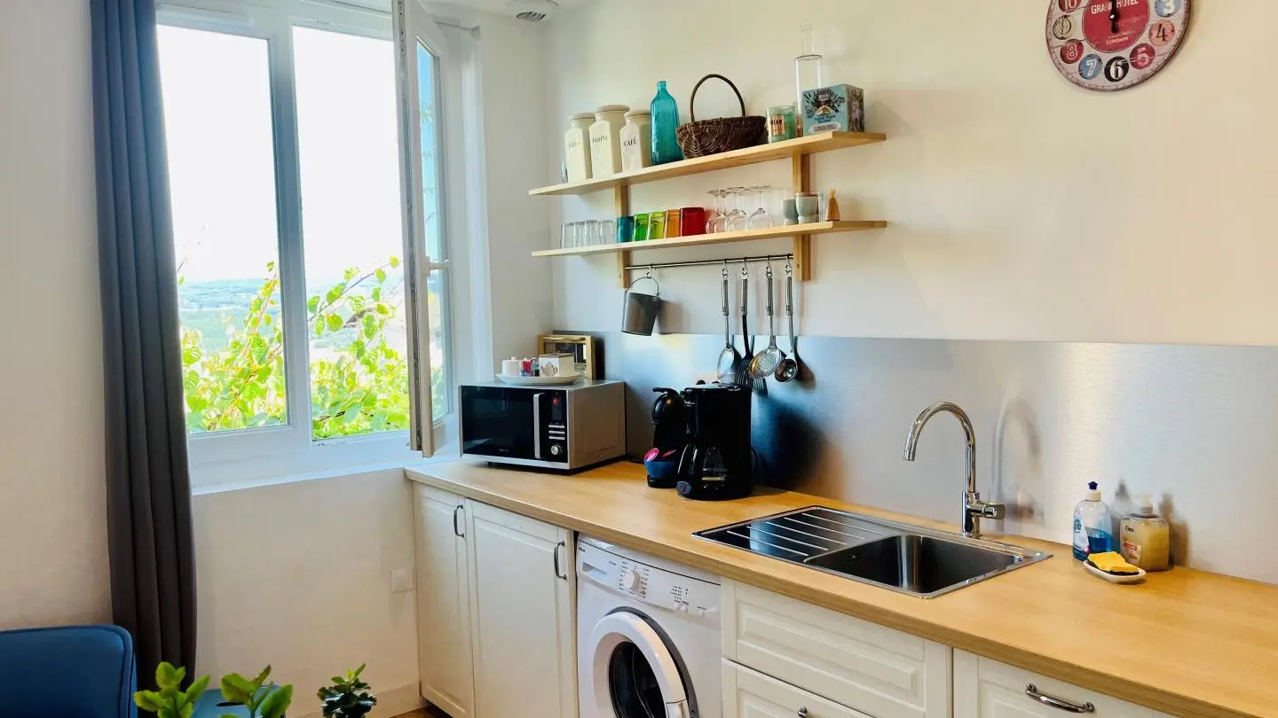 Lumineuse cuisine équipée