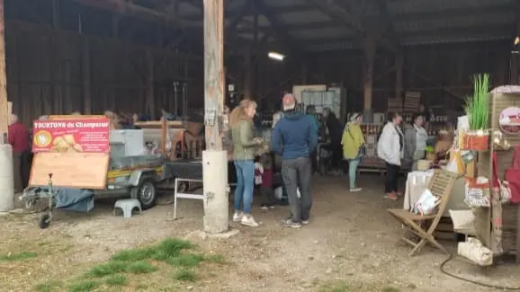 Petit marché de Montmaur