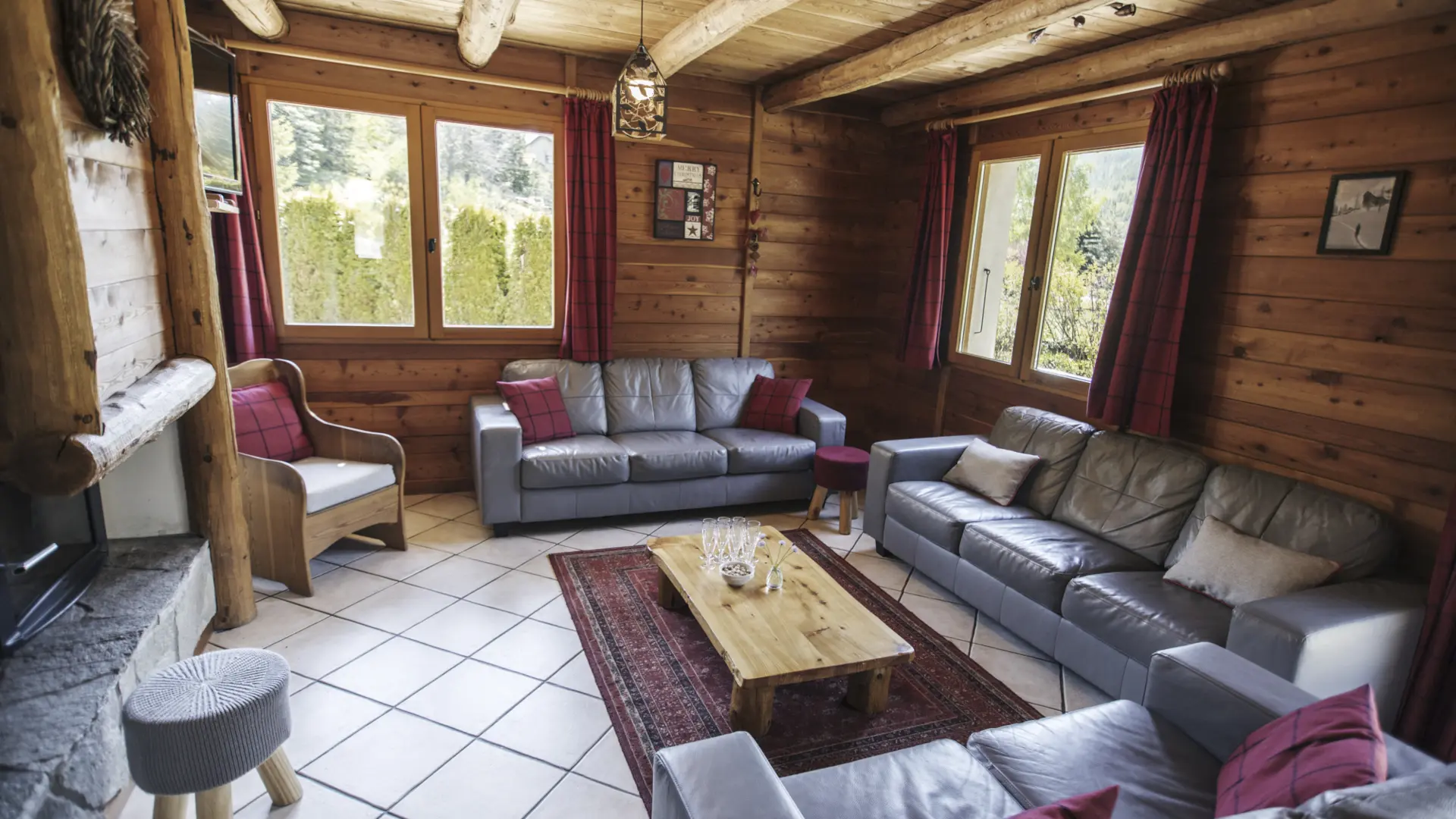 chalet-le-serre-des-oiseaux-mougd-salon-serre-chevalier-chantemerle