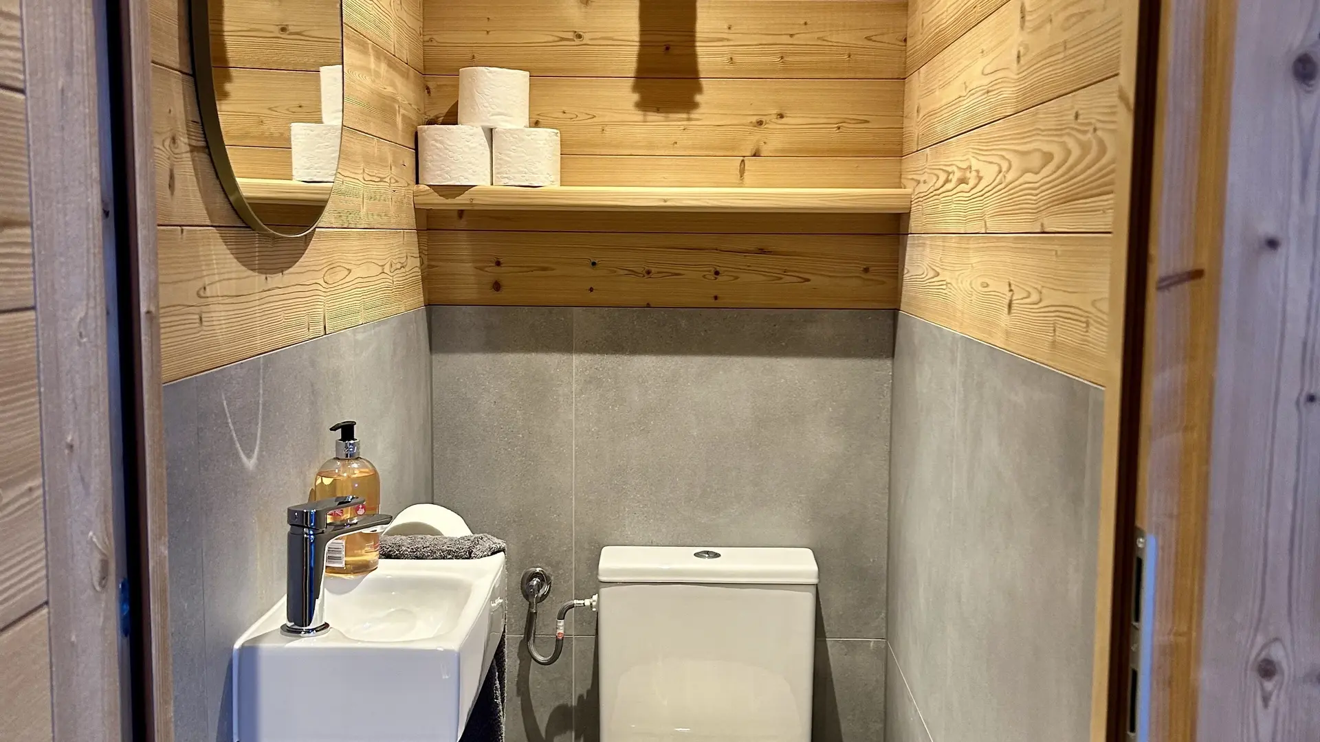 Lodge separate toilet