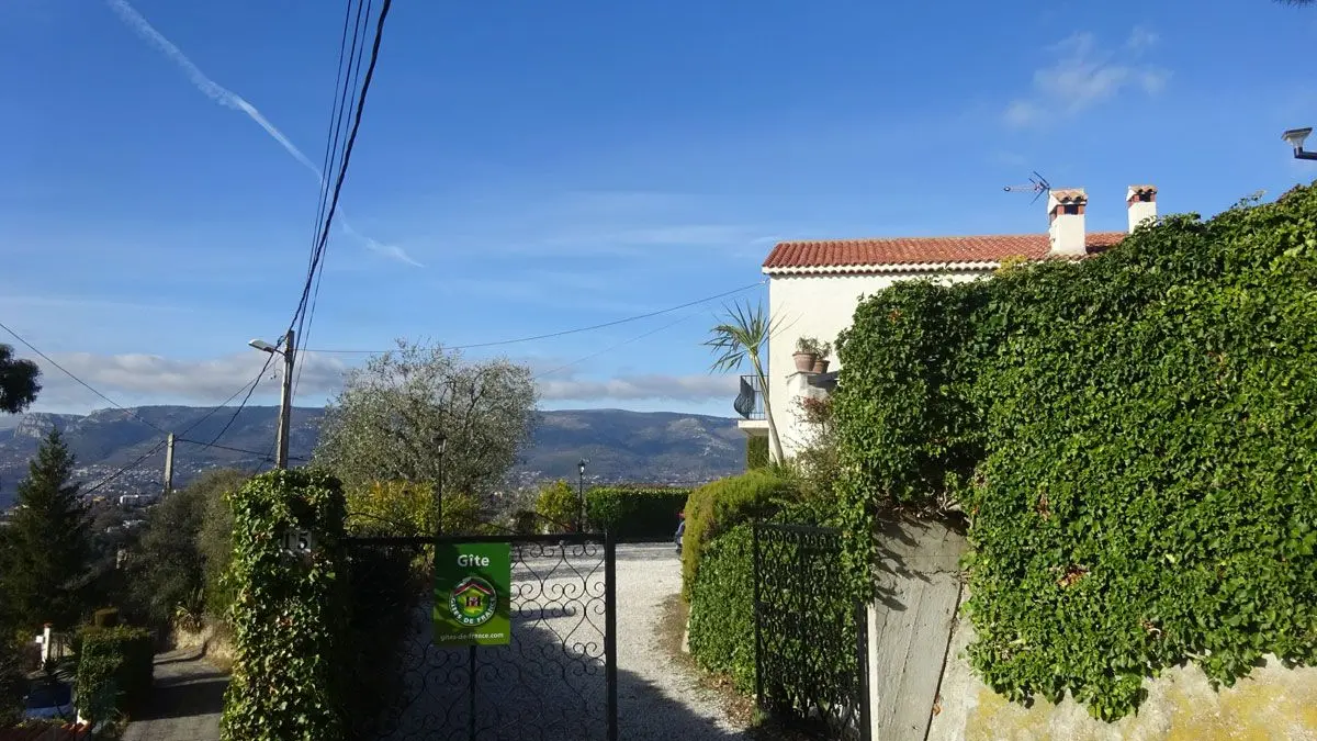 Gîte Le Dionel-Entrée du gîte-Colomars-Gîtes de France des Alpes-Maritimes