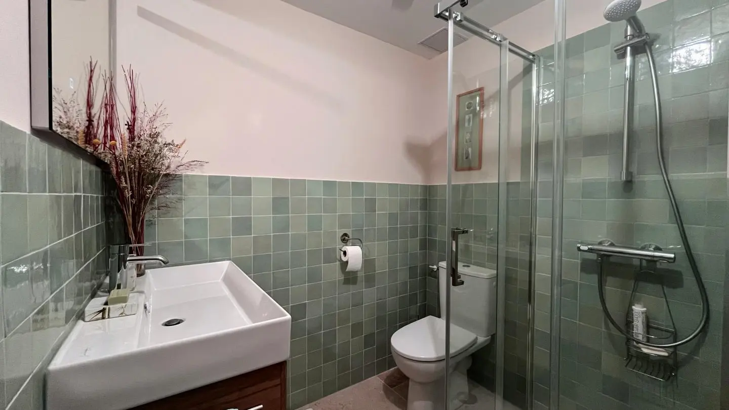 Salle de bain + douche