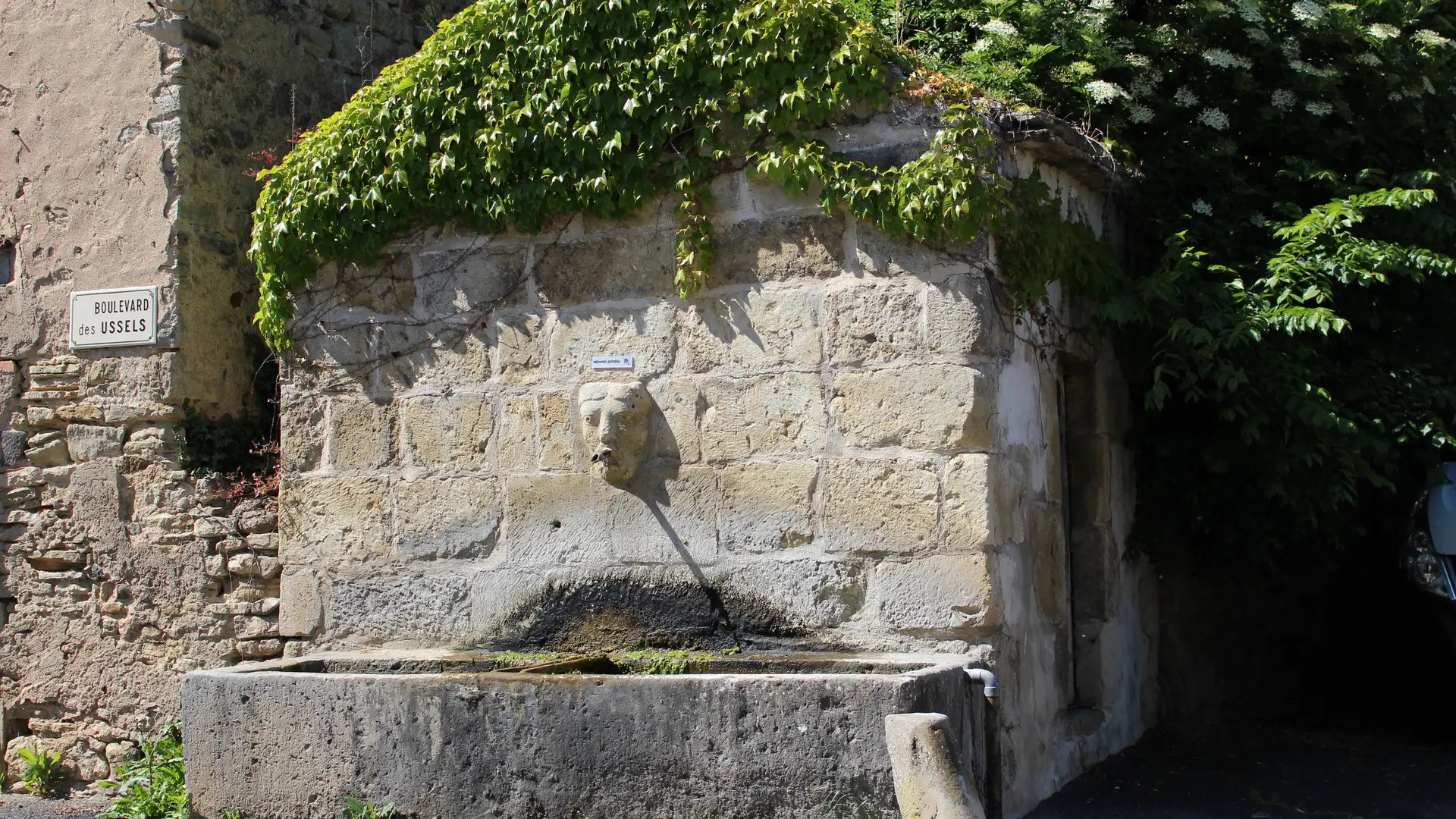 Fontaine du bourg d'Artonne