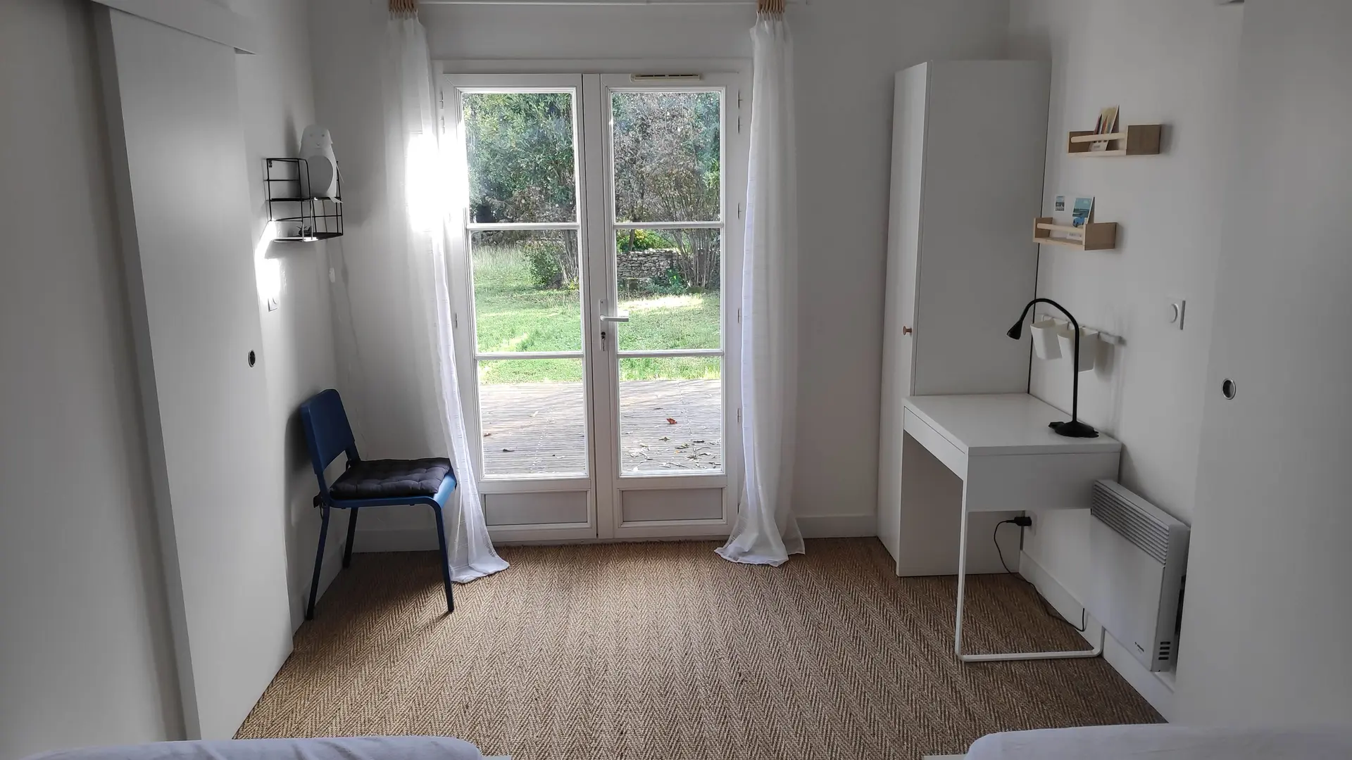 Schlafzimmer 3 mit 2 Einzelbetten + Zugang zur Terrasse