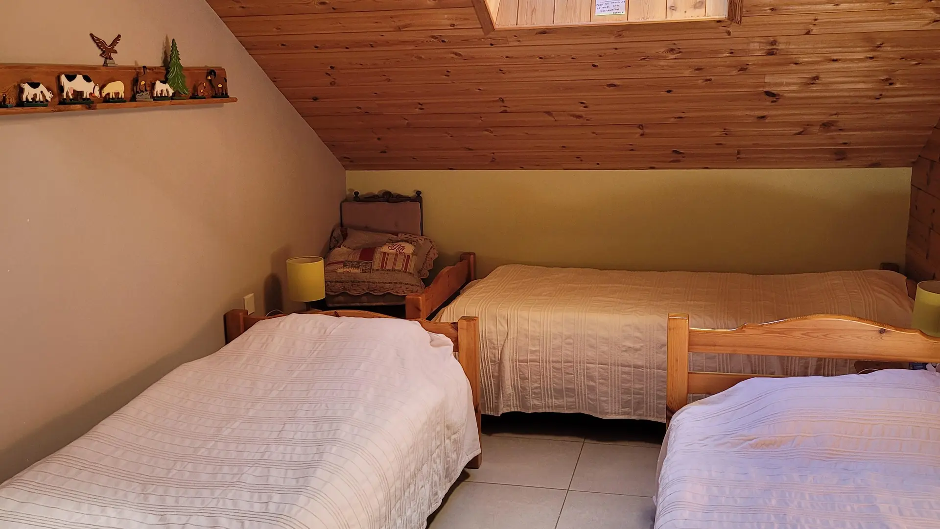 Chambre avec lits simples