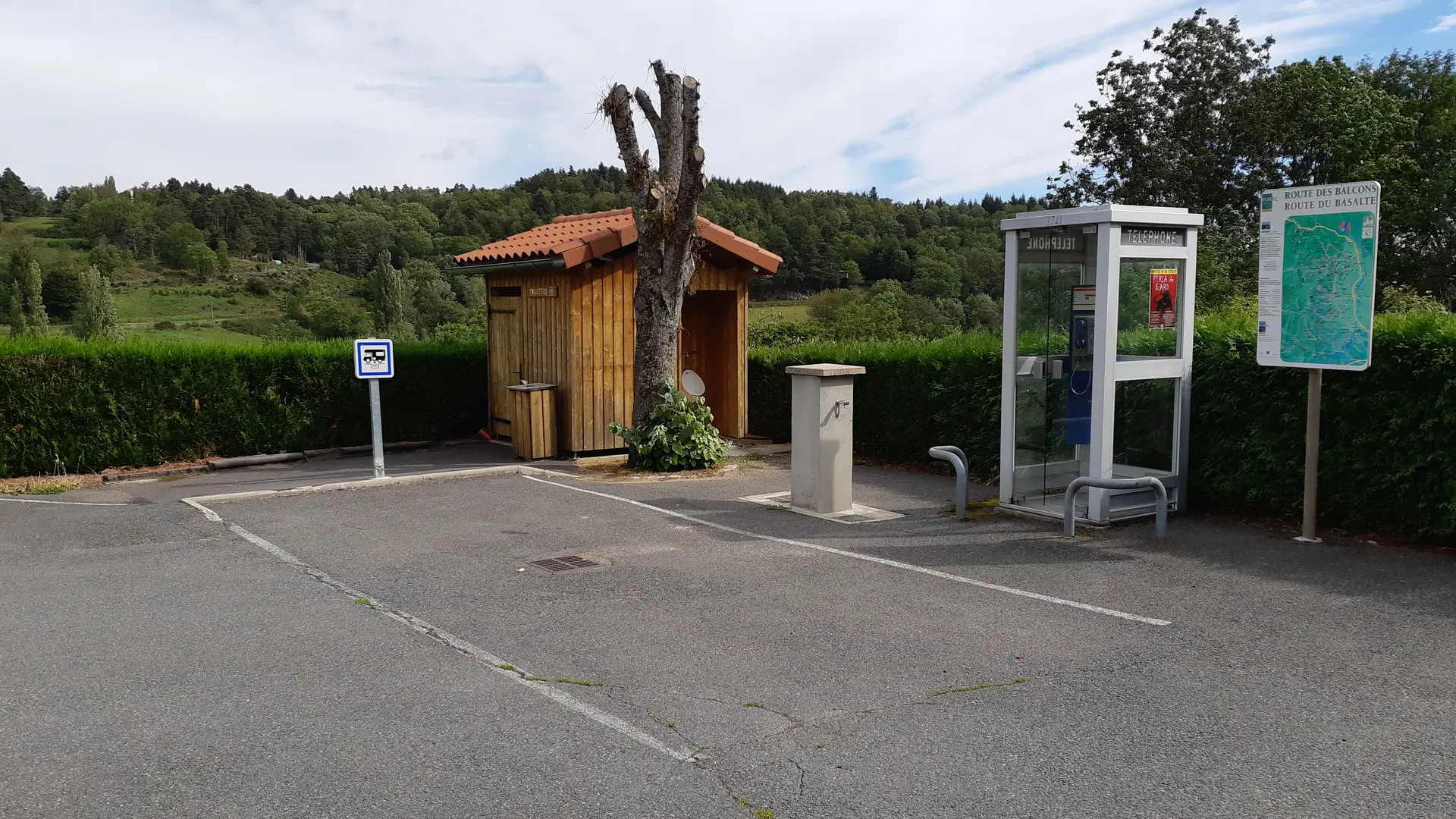 Aire de services et de stationnement Camping-car à Gumières