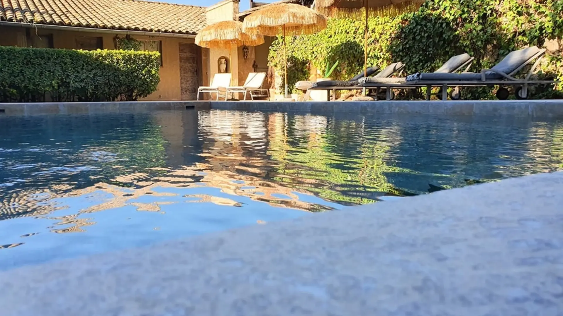 Piscine chambre d'hôte Le Mas de Mougins