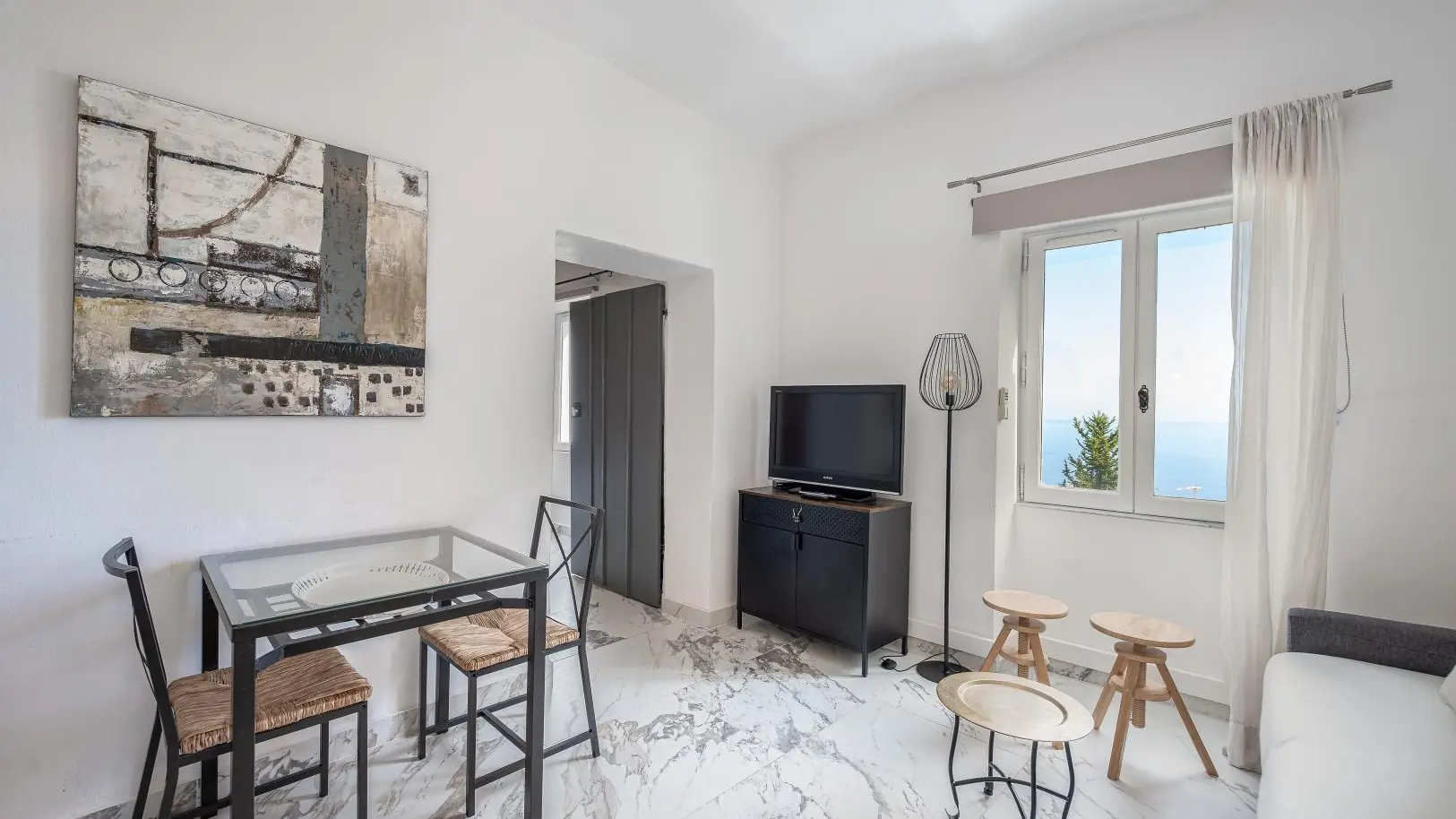 L'Amandier-Séjour/Cuisine-Mas d'Angeline-Beausoleil-Alpes-Maritimes