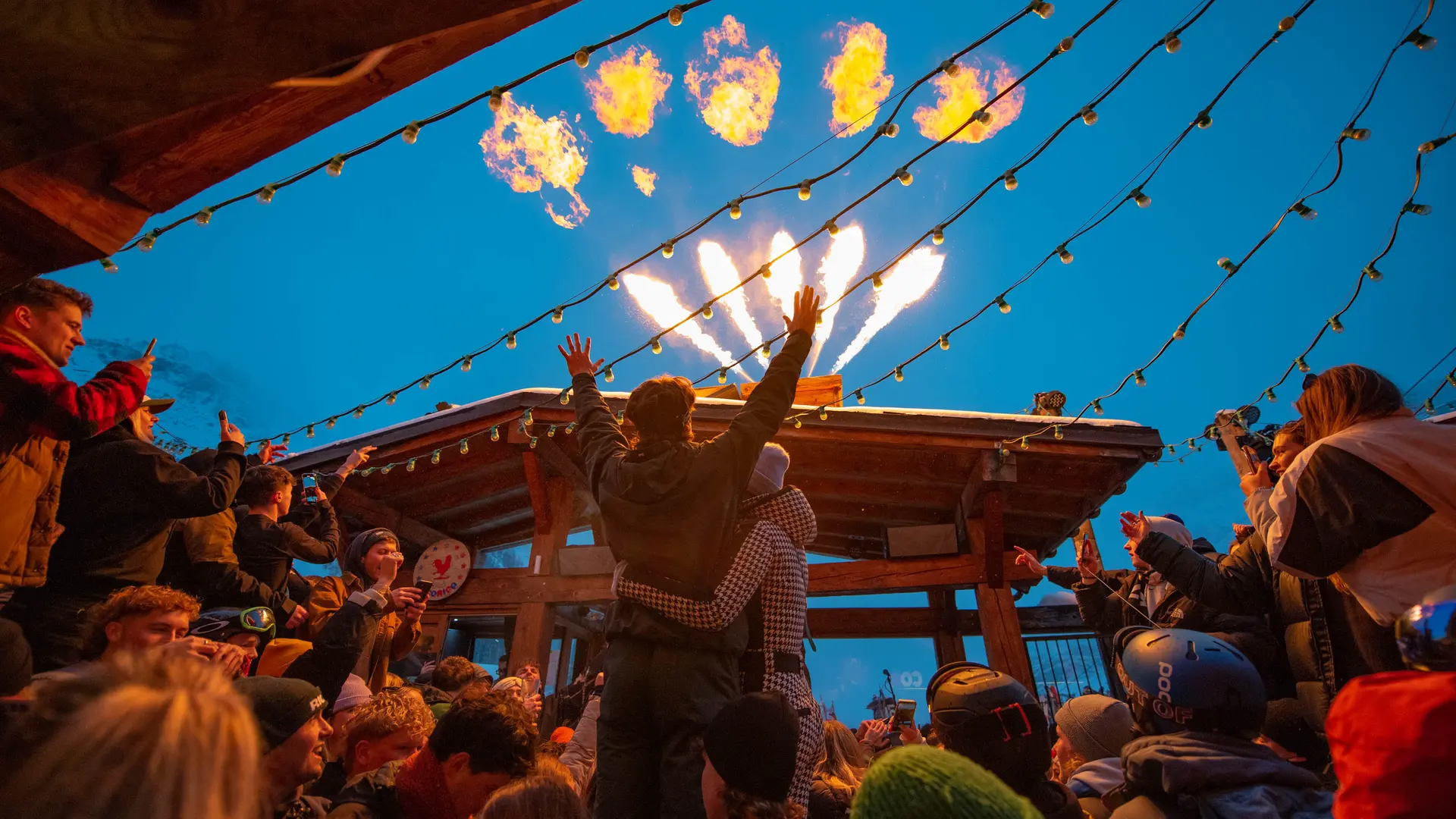 Ambiance avec du feux - Cocorico Après-ski Val d'Isère