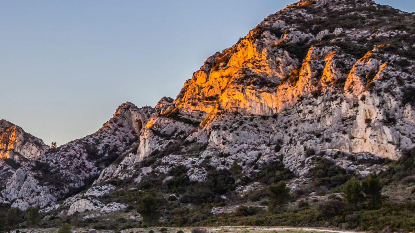 Les crêtes_Saint-Rémy-de-Provence The ridges_Saint-Rémy-de-Provence Die Kämme_Saint-Rémy-de-Provence