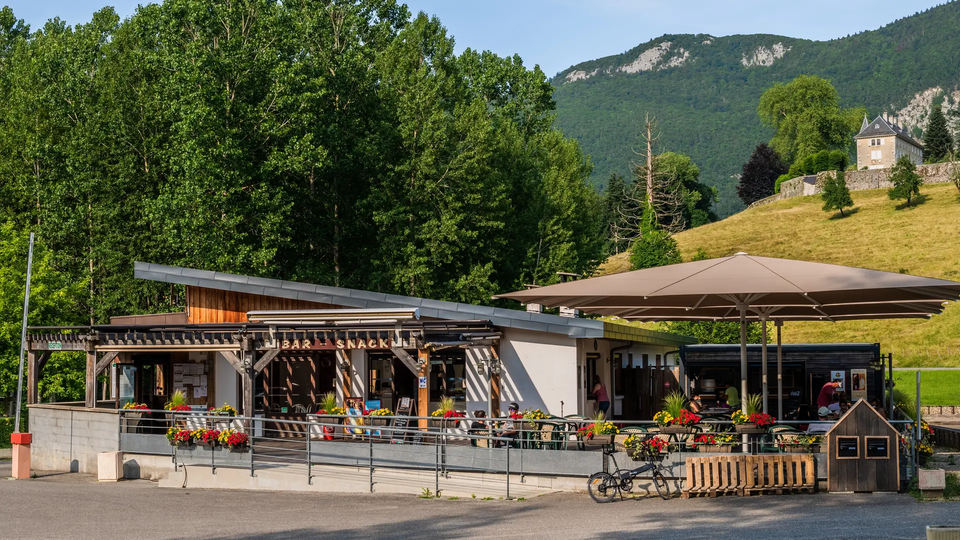 Bâtiment principal Camping Les Peupliers