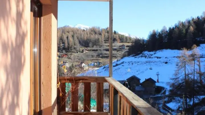 Gîte Les Biches-Balcon/Terrasse-Roubion les Buisses-Gîtes de France des Alpes-Maritimes