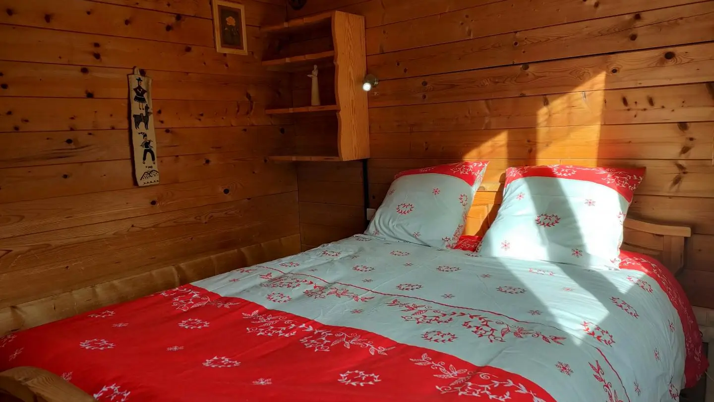 Chambre 1 : un lit 140.