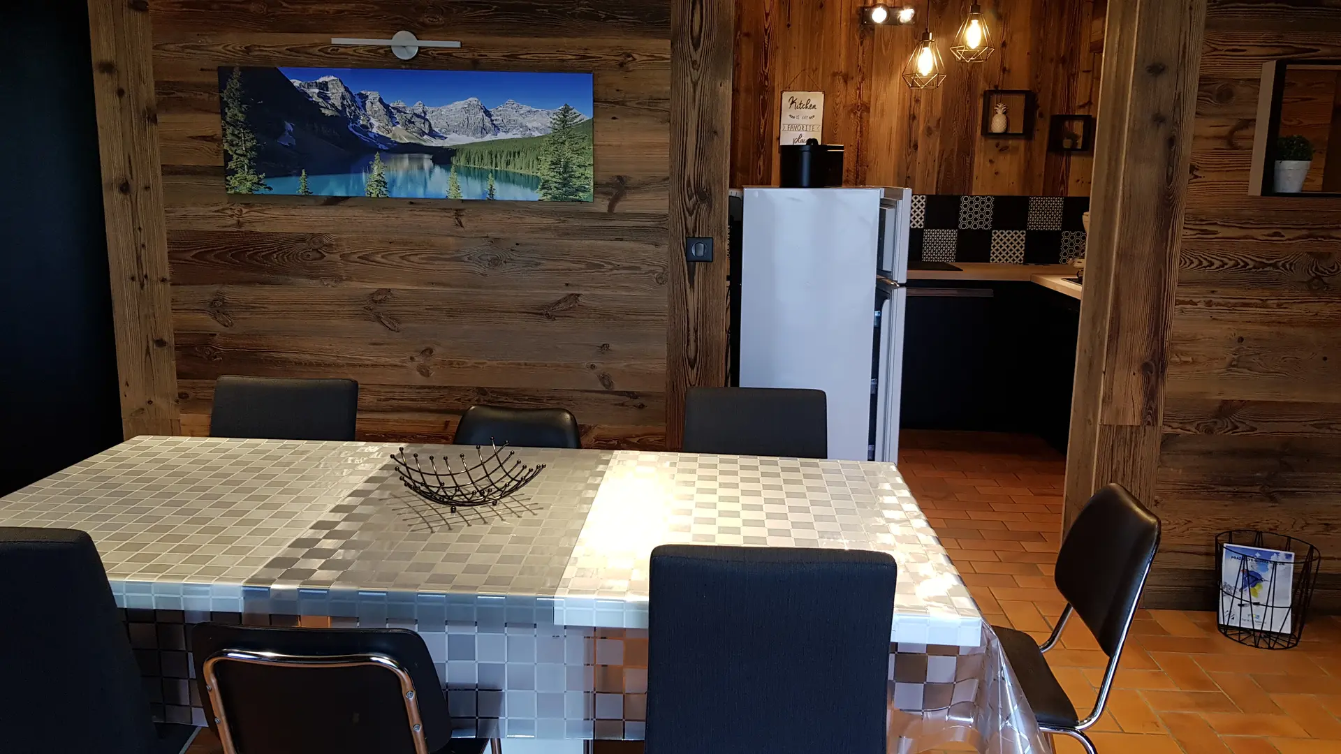 Salle à manger et cuisine