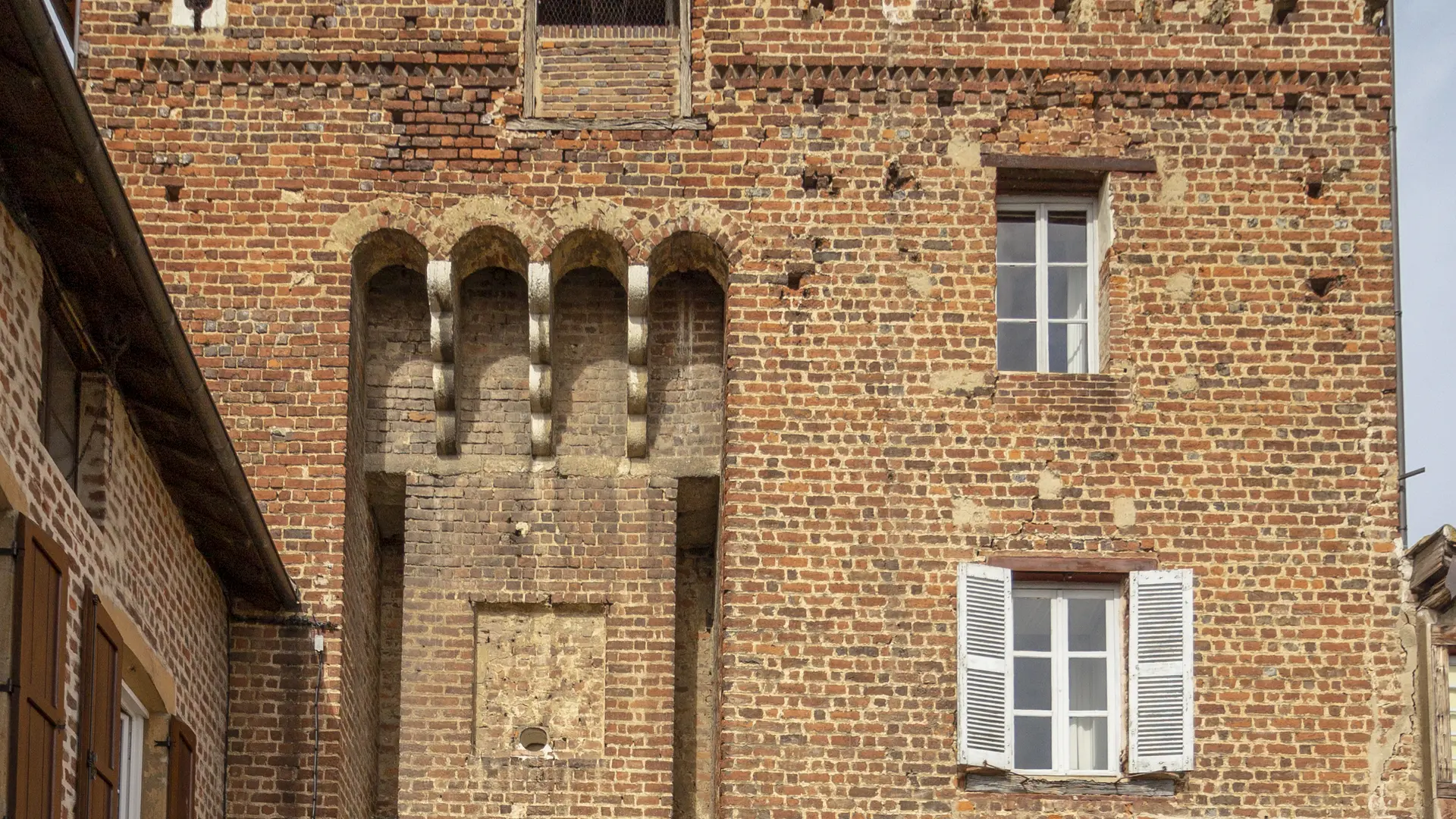 Bâtiment en briques à Châtillon-sur-Chalaronne