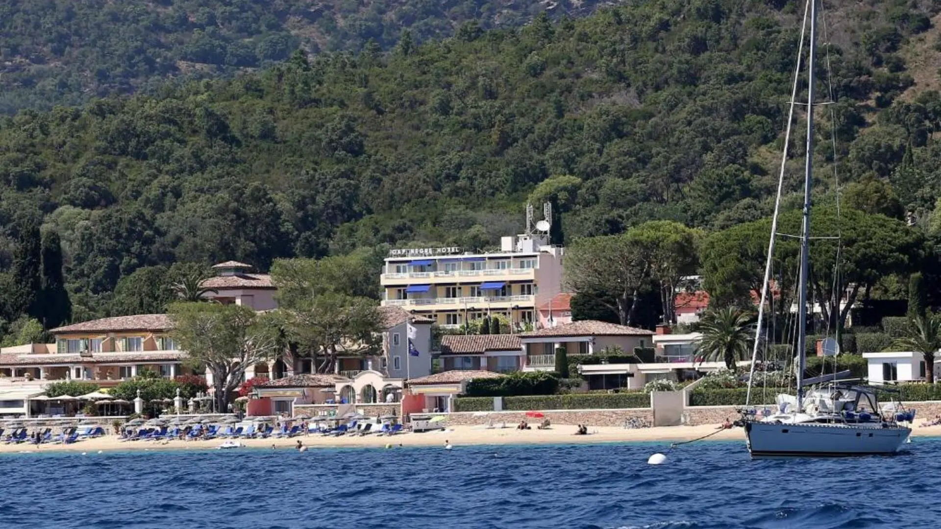 L'hôtel et la plage
