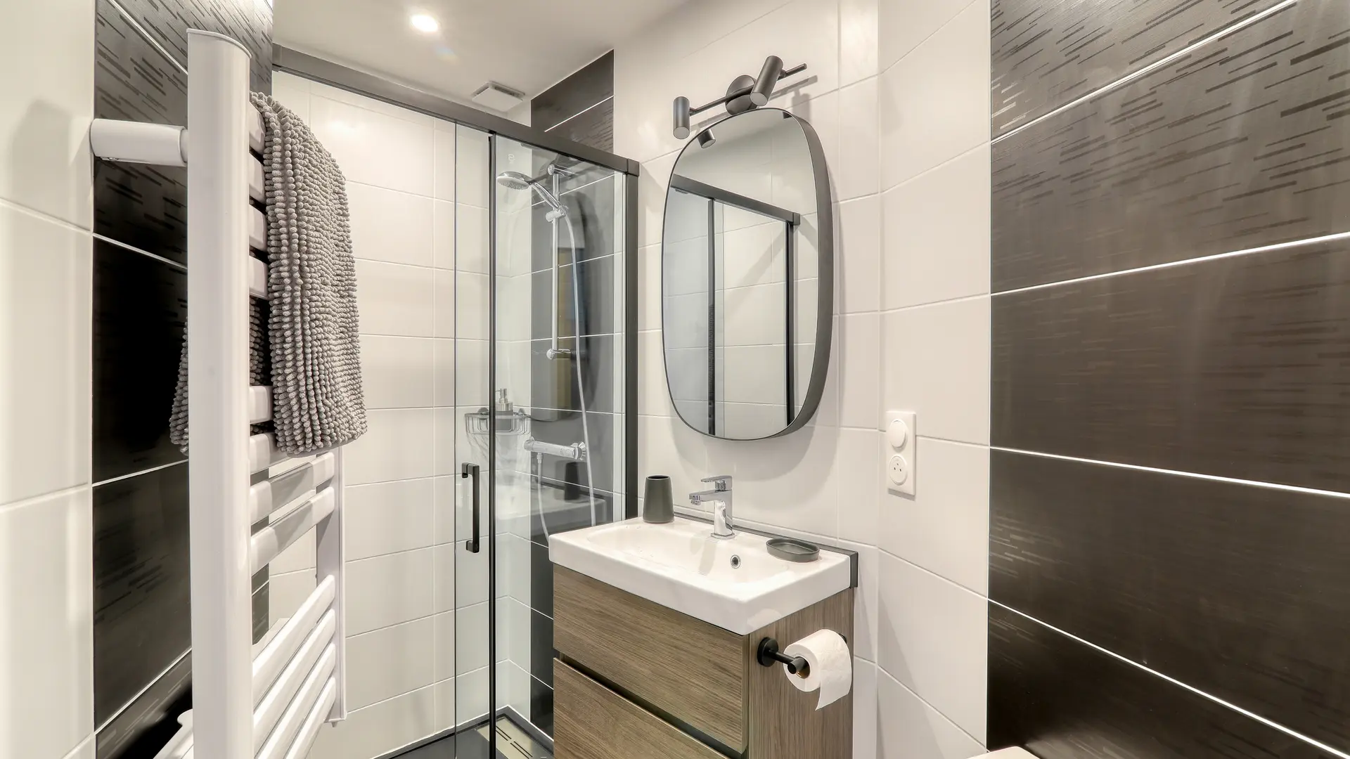 Chambre La Pierre Salle de bain