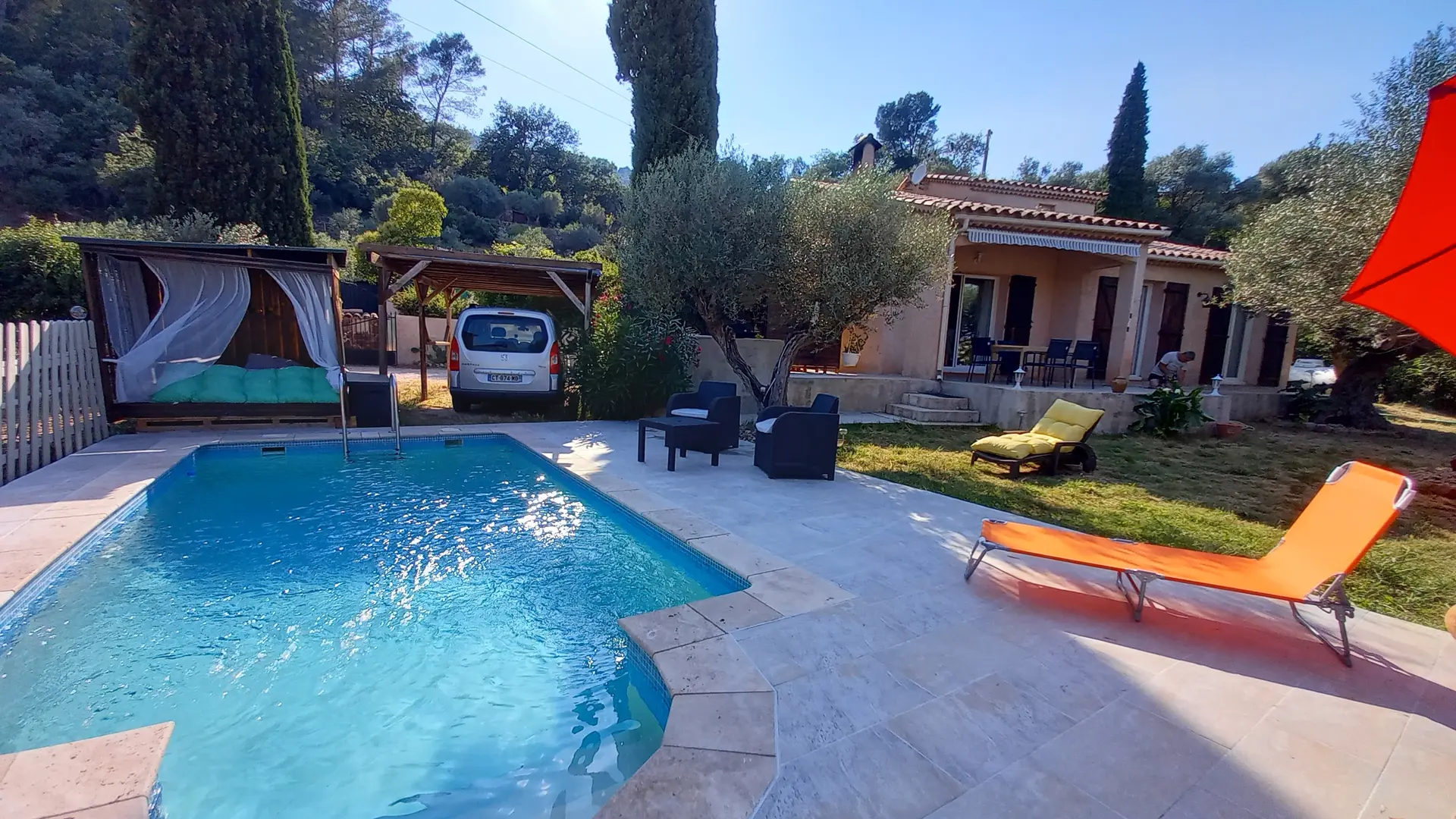 Le  Cabanon bleu - Mme Robertson_Solliès-Ville