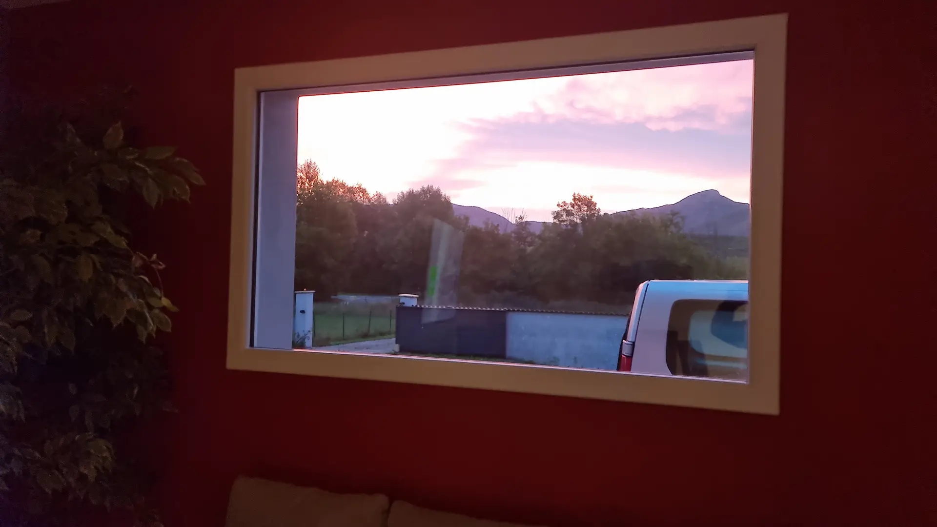 coin salon avec ouverture