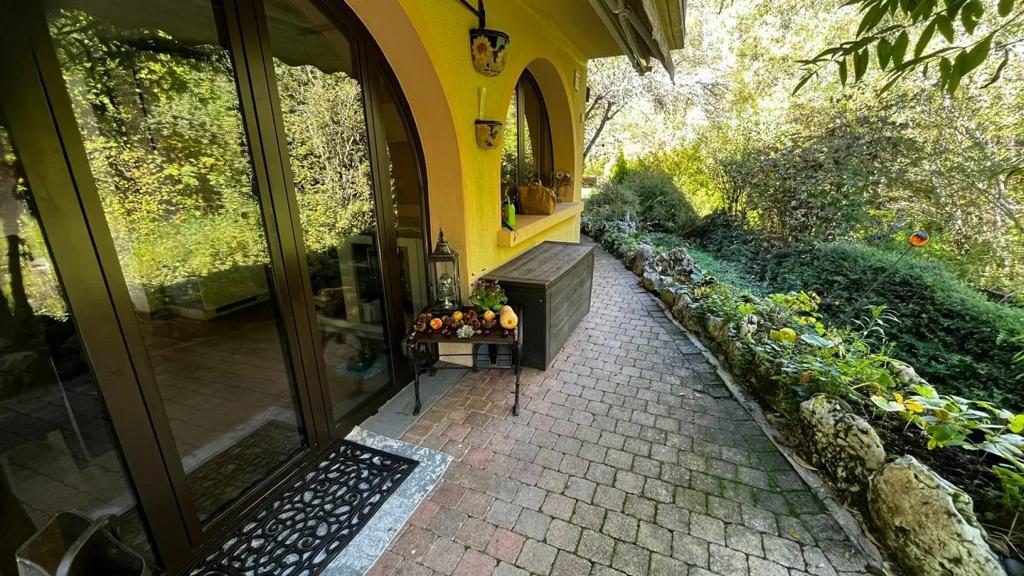 accès derrière la maison