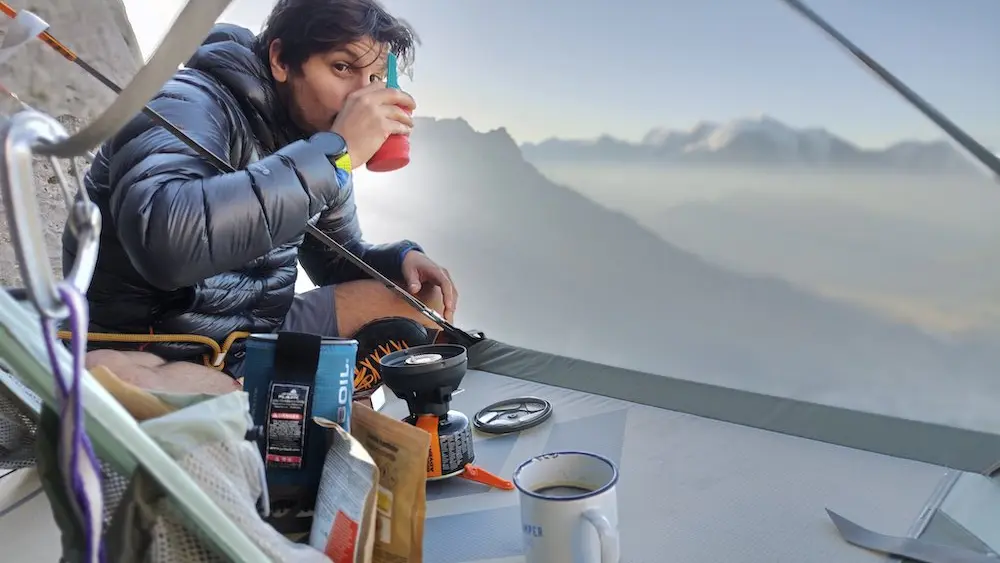 Nuit suspendue sur portaledge