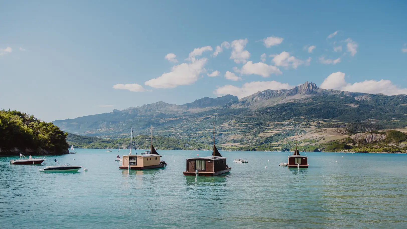 Les Toues cabanées du Lac