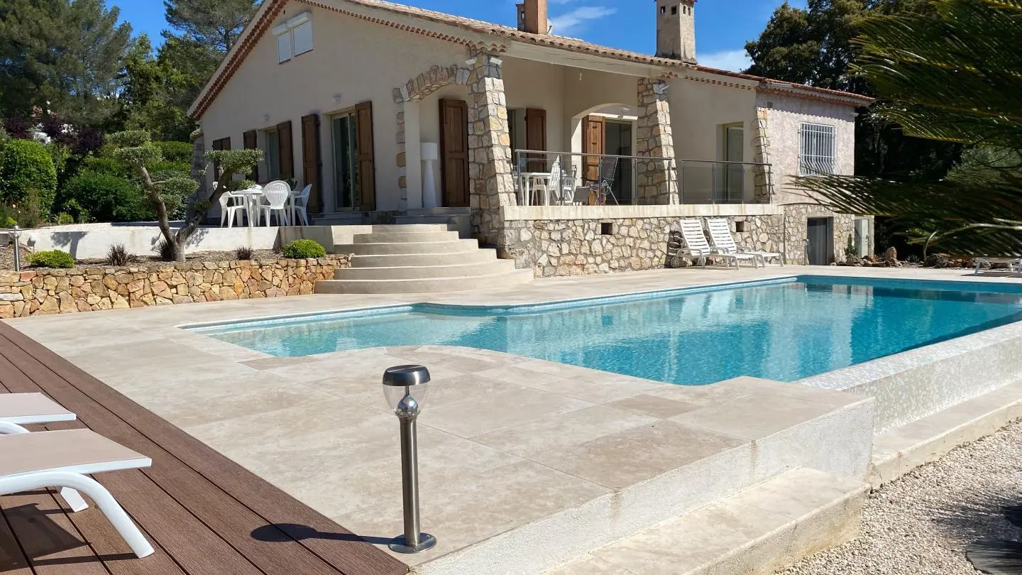 Piscine-Chambre d'Hôtes-Biot-Gîtes de France Alpes-Maritimes