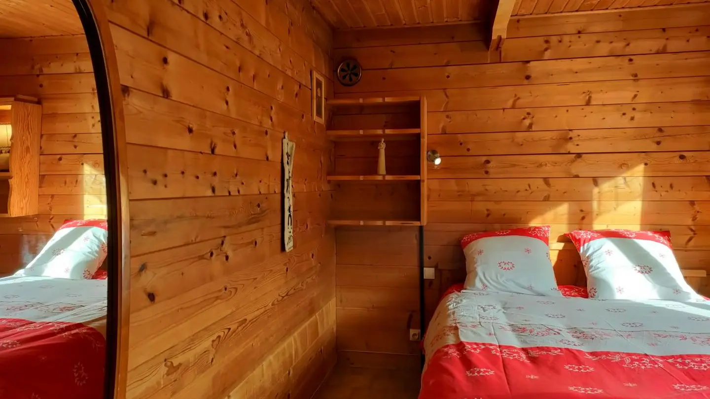 Chambre 1 : un lit 140.