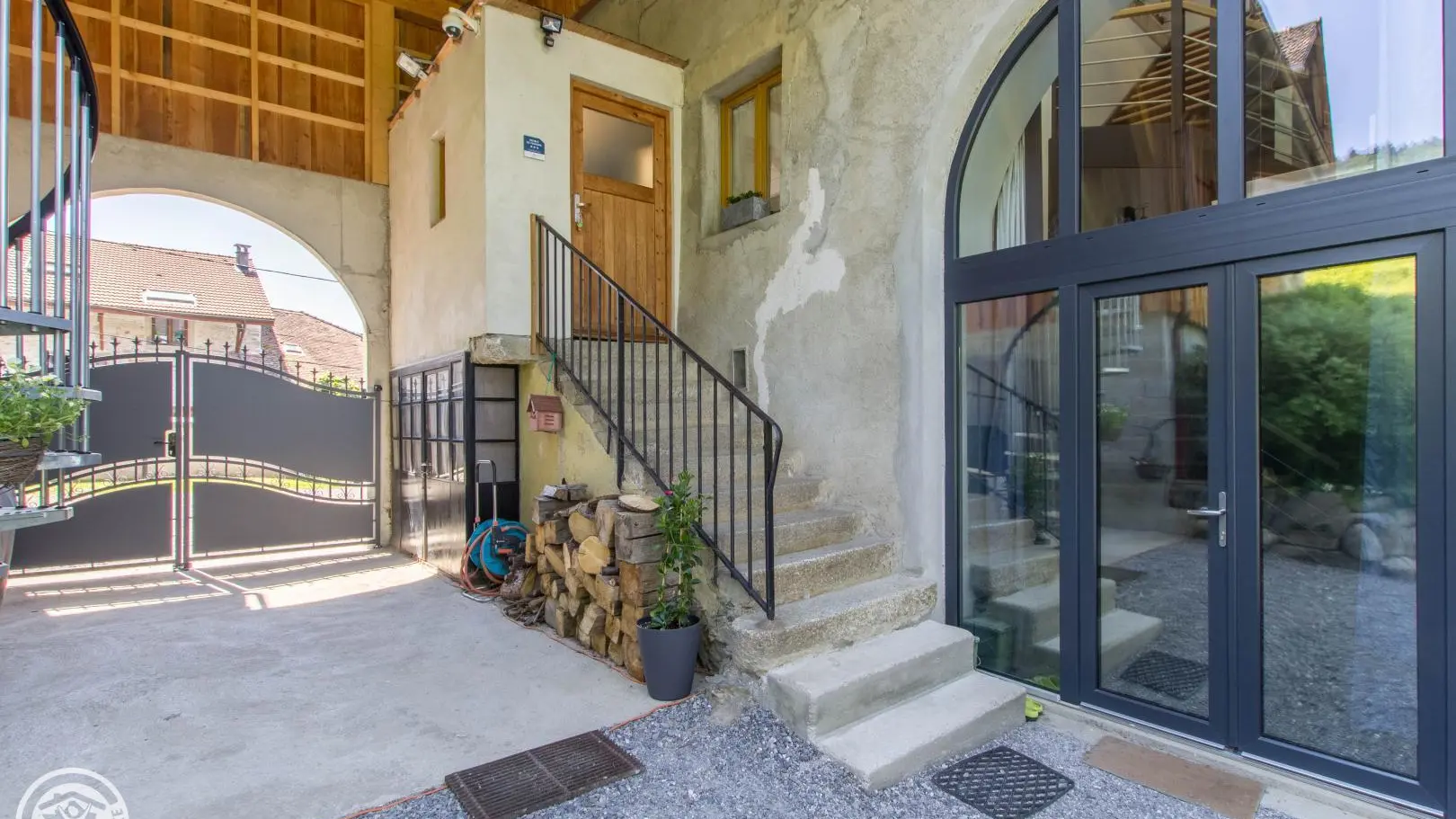 Escalier menant au gîte