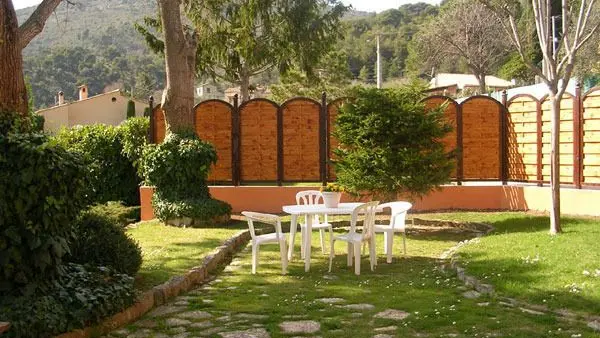 Gîte Le Jardin des Cinq Sens-Coin repas extérieur-Tourrette-Levens-Gîtes de France des Alpes-Maritimes