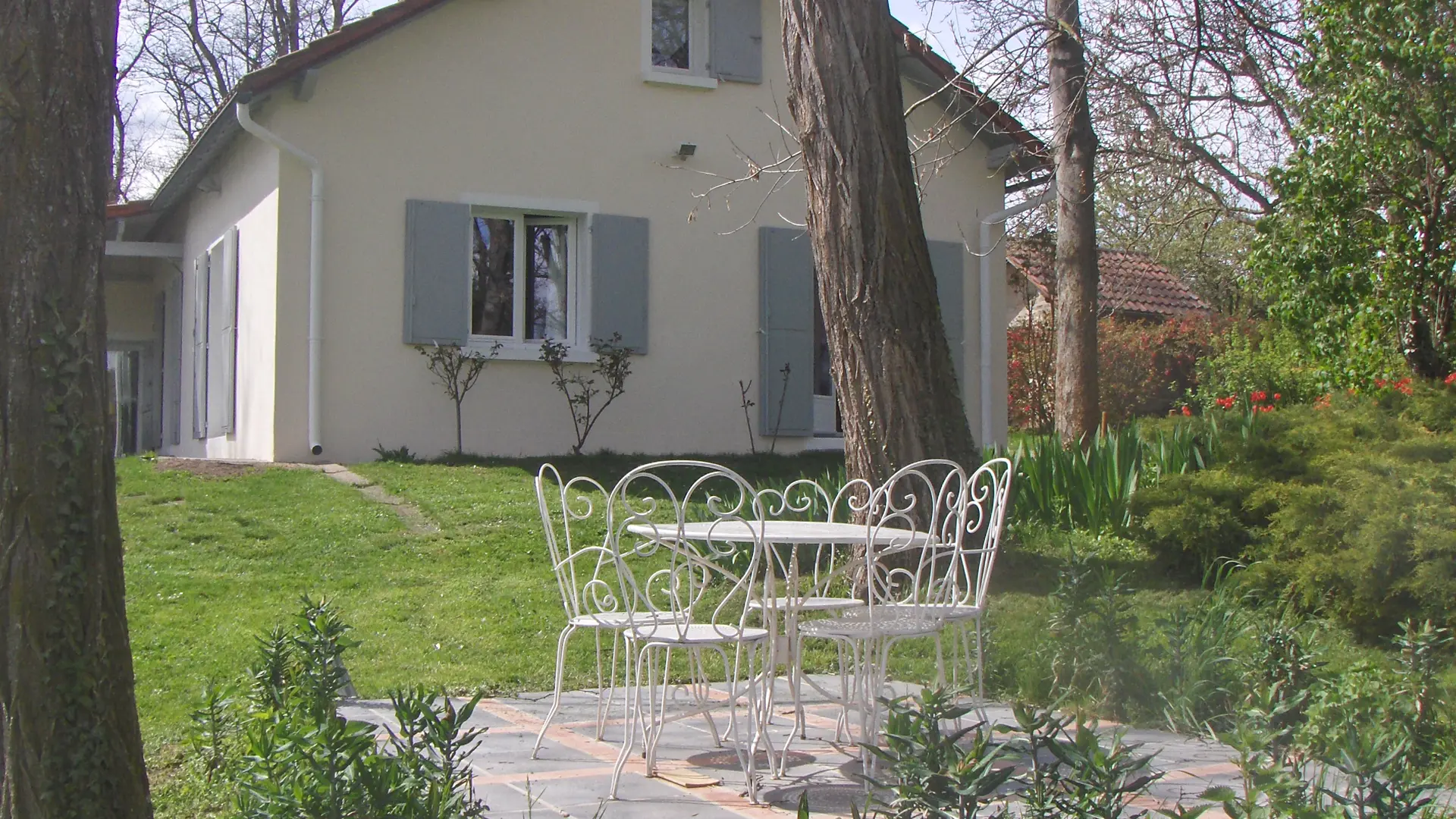 Gite le Jardin des Acacias - Artonne