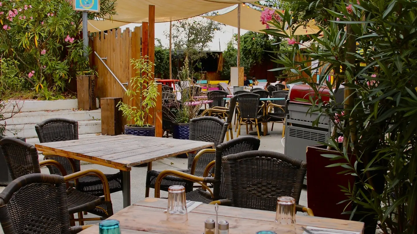 The Place_Carrières-sur-Seine