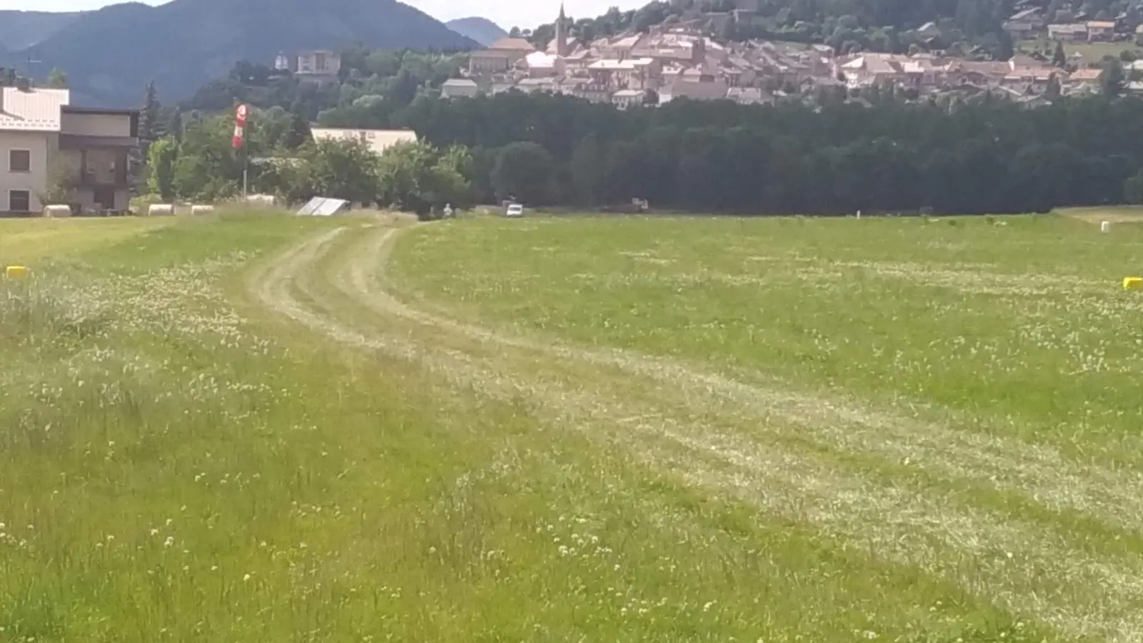 le village de Seyne vue de la piste
