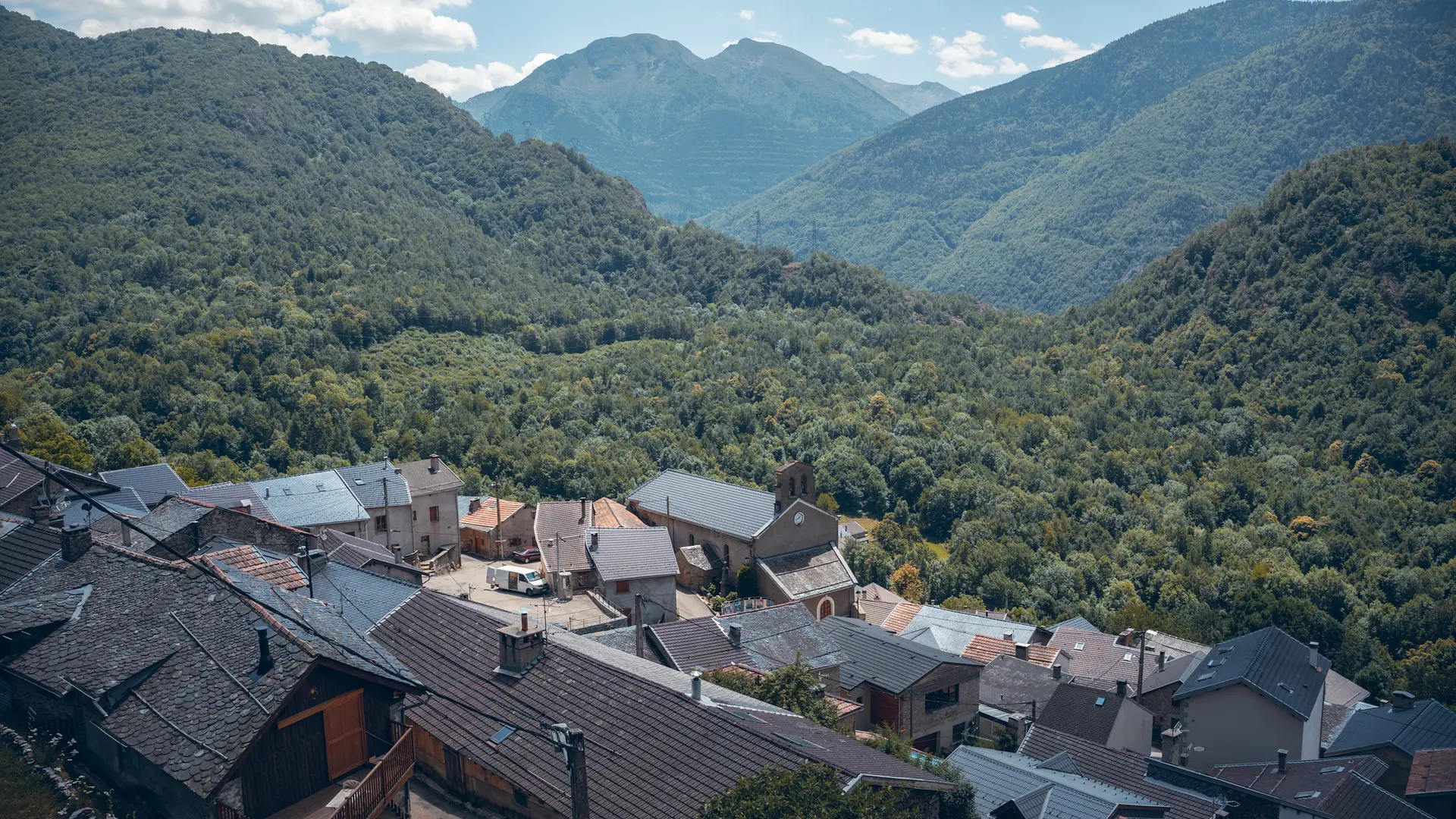 Vue d'en haut du village d'Ascou