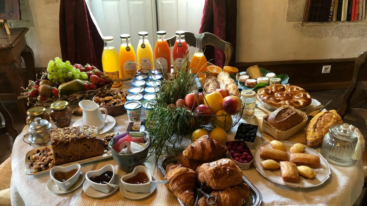 Petit-déjeuner gourmand au Domaine du Très-Haut.