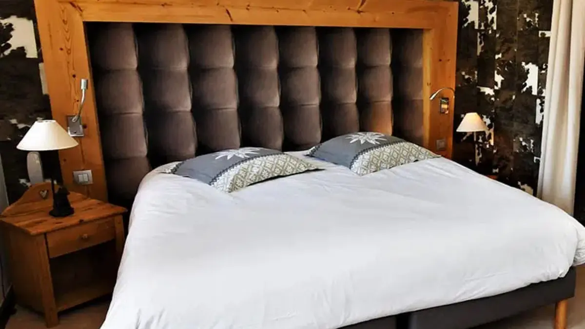 Auberge des Clarines au Châtelard : Chambre confort n°4