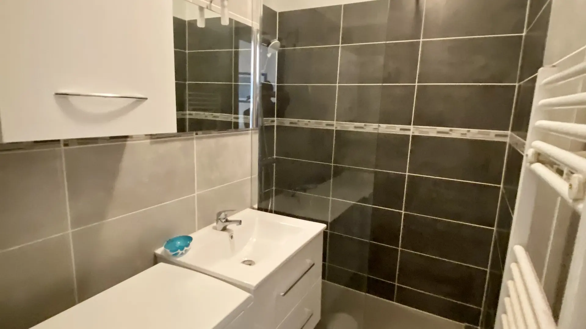 DOUCHE ET LAVE LINGE