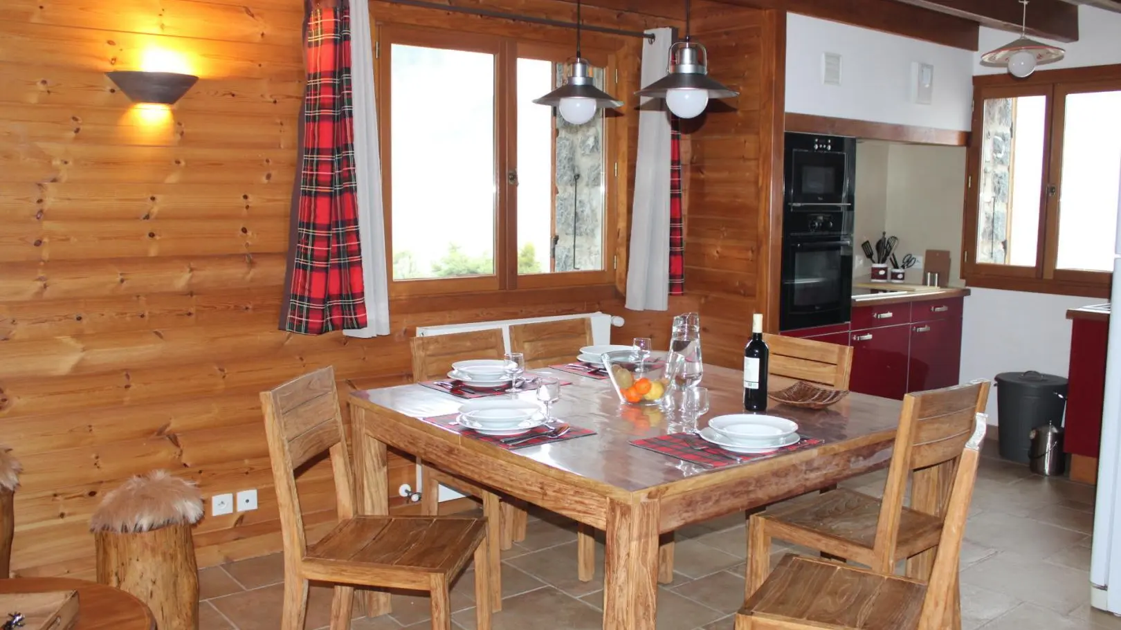 Gite Pacha-Espace repas-Saint-Dalmas-Valdeblore-Gîtes de France Alpes-Maritimes