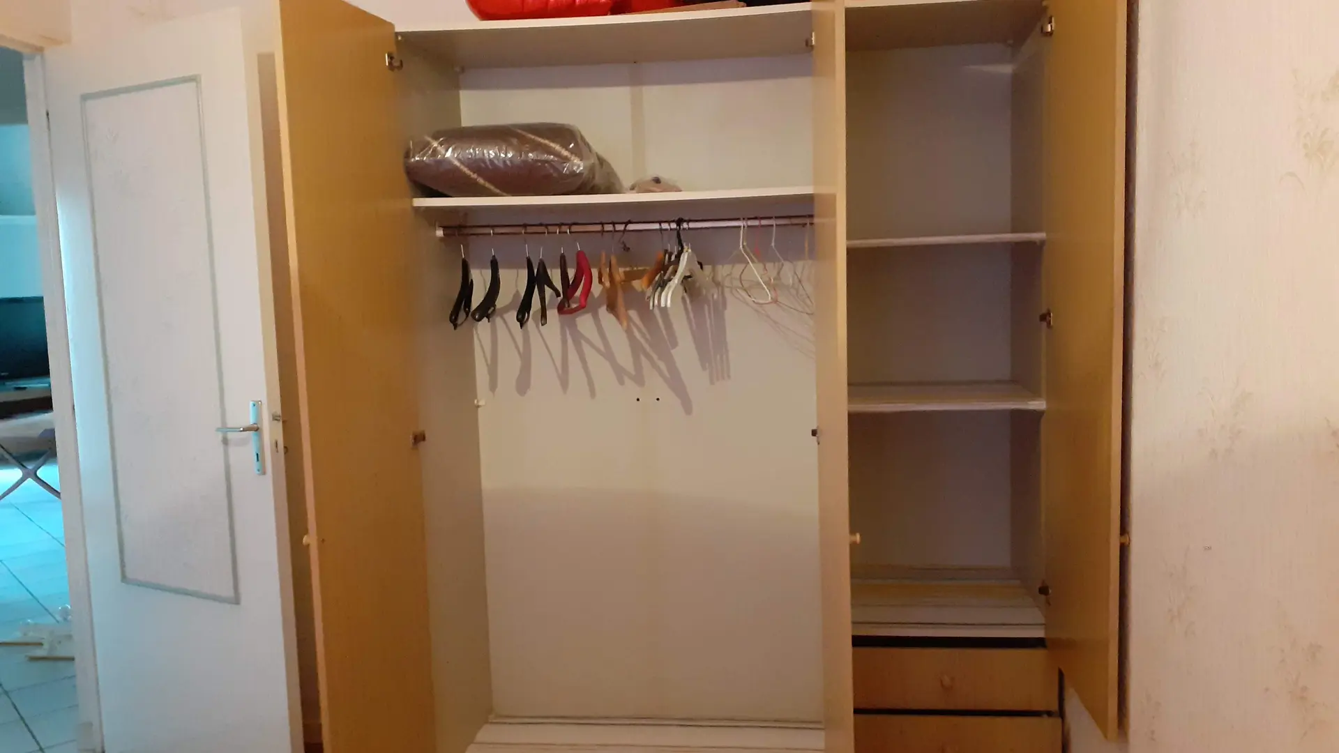 armoire de la chambre