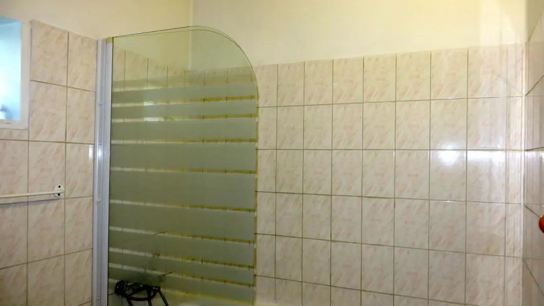 Salle de bain rez de chaussée.