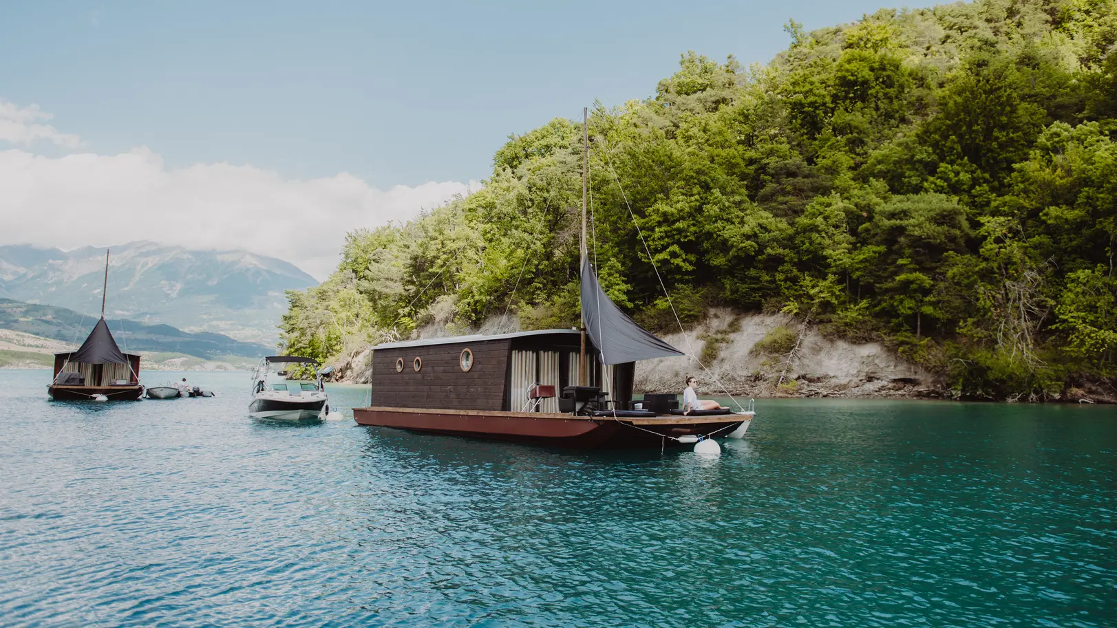 Les Toues cabanées du Lac