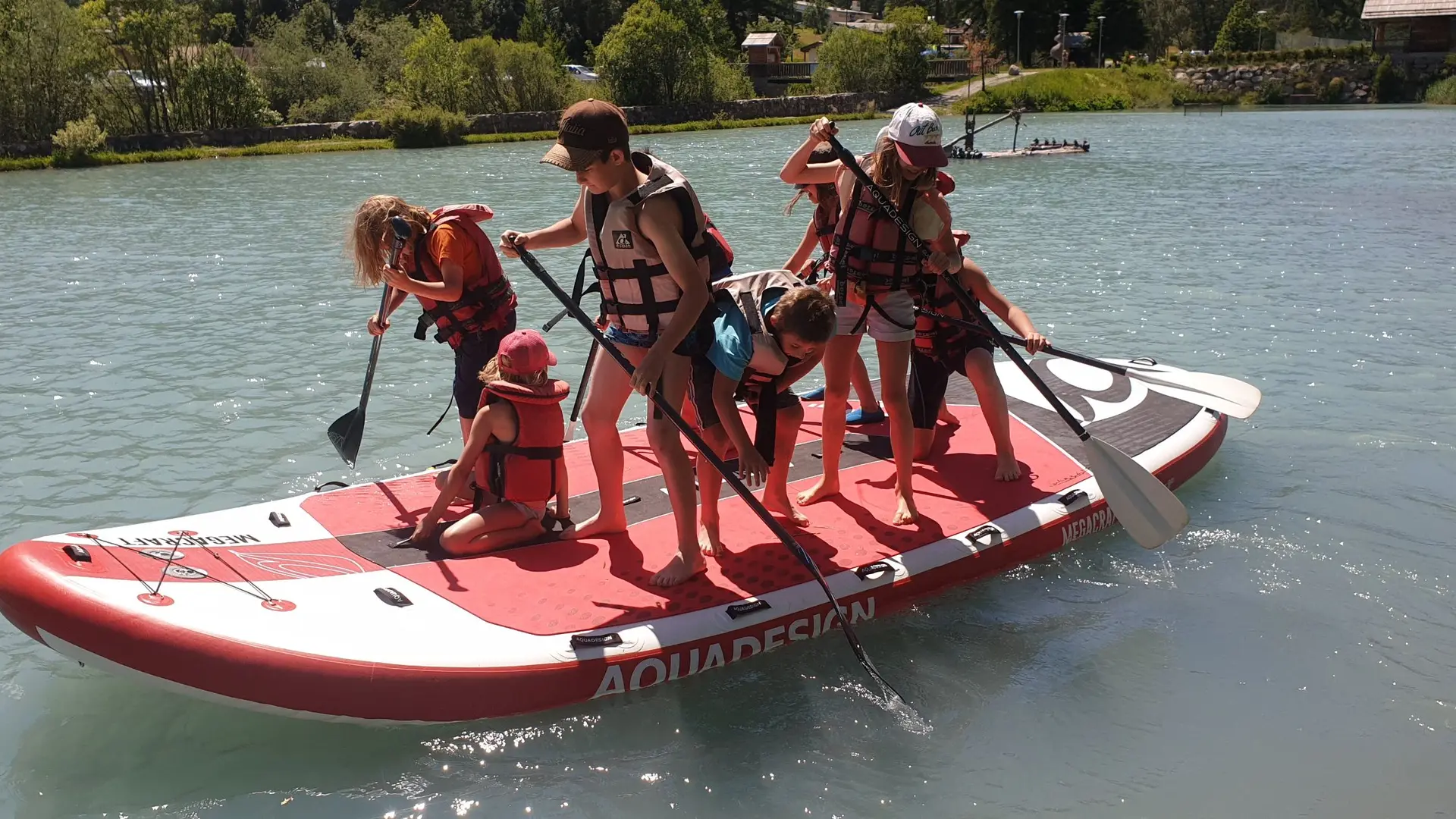 Un stand up paddle pour plusieurs personnes