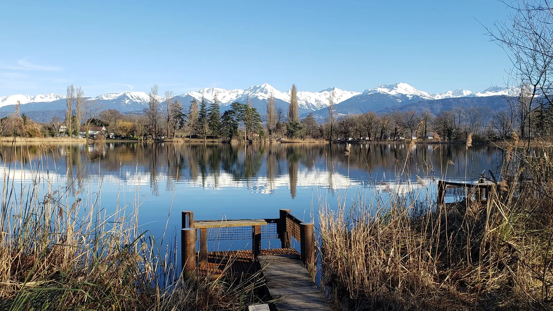 Lac de St Andre face Belledonne