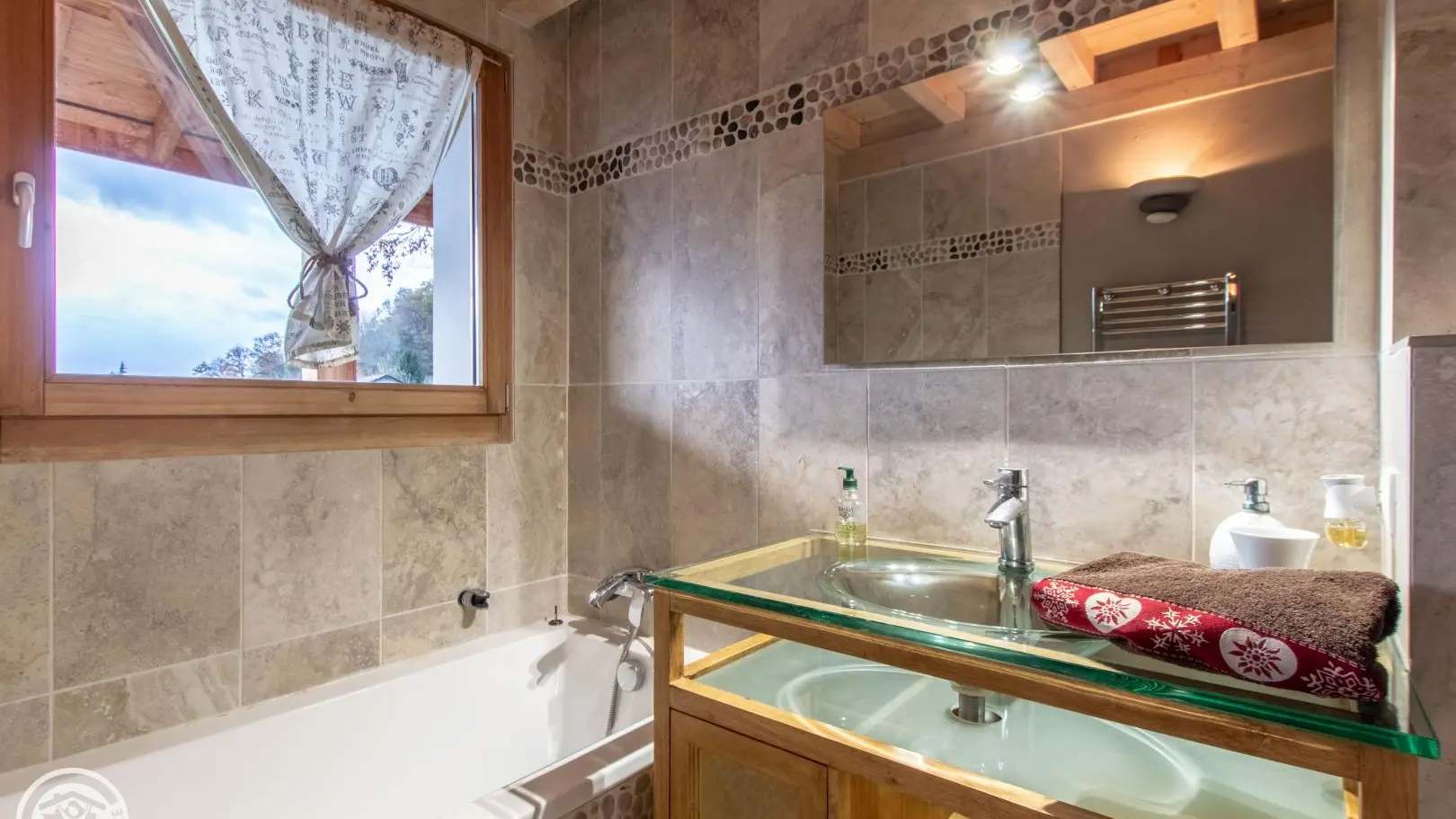 Salle de bain chambre 1